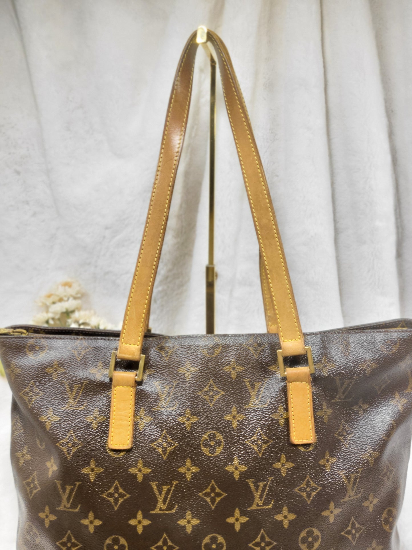 Authentic pre-owned Louis Vuitton Cabas Mezzo shoulder tote bag