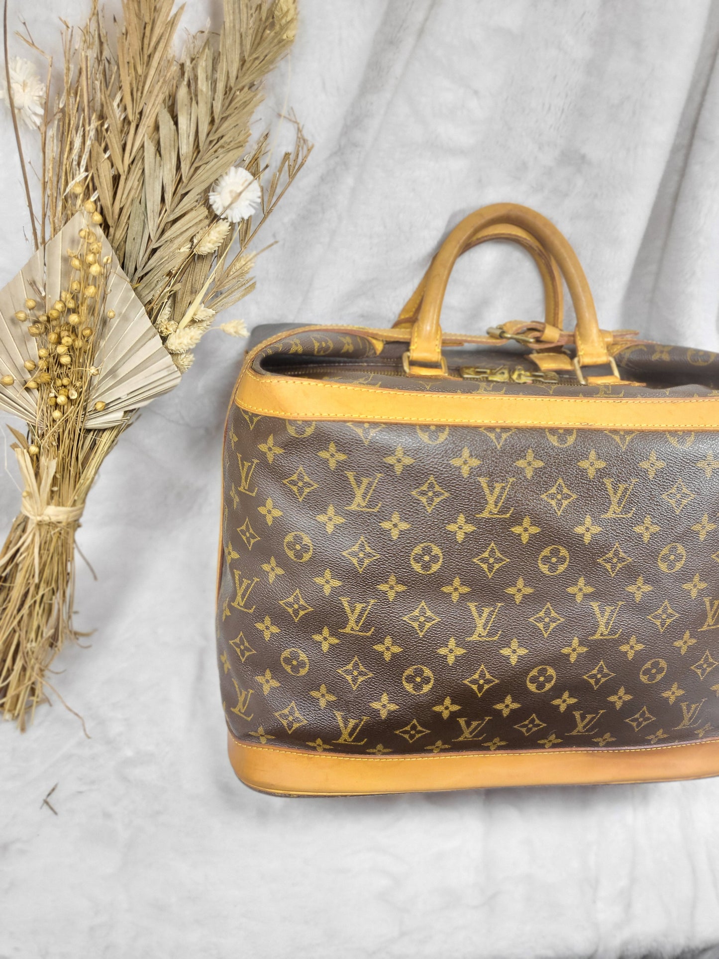Authentic pre-owned Louis Vuitton Cruiser 40