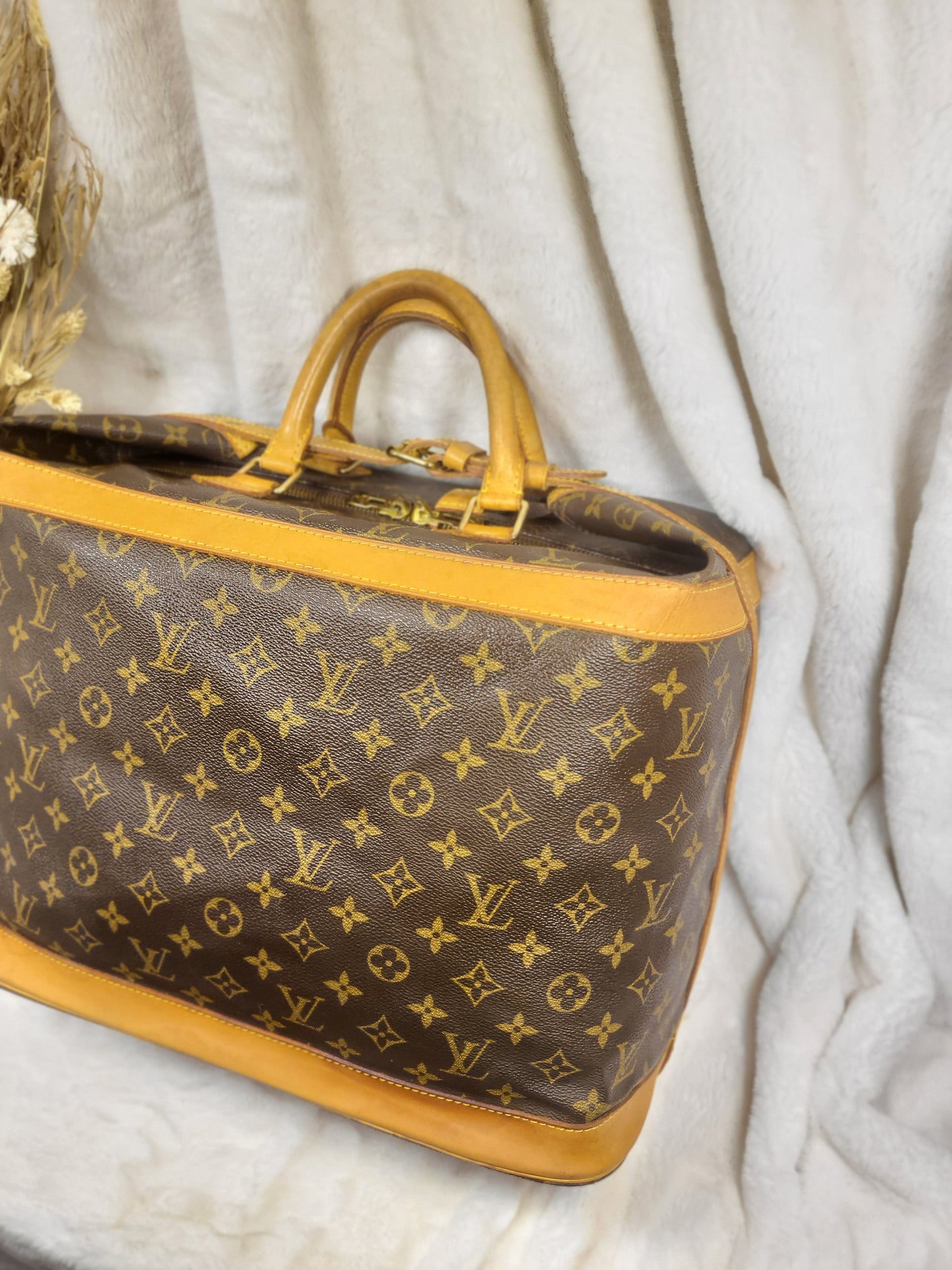 Authentic pre-owned Louis Vuitton Cruiser 40