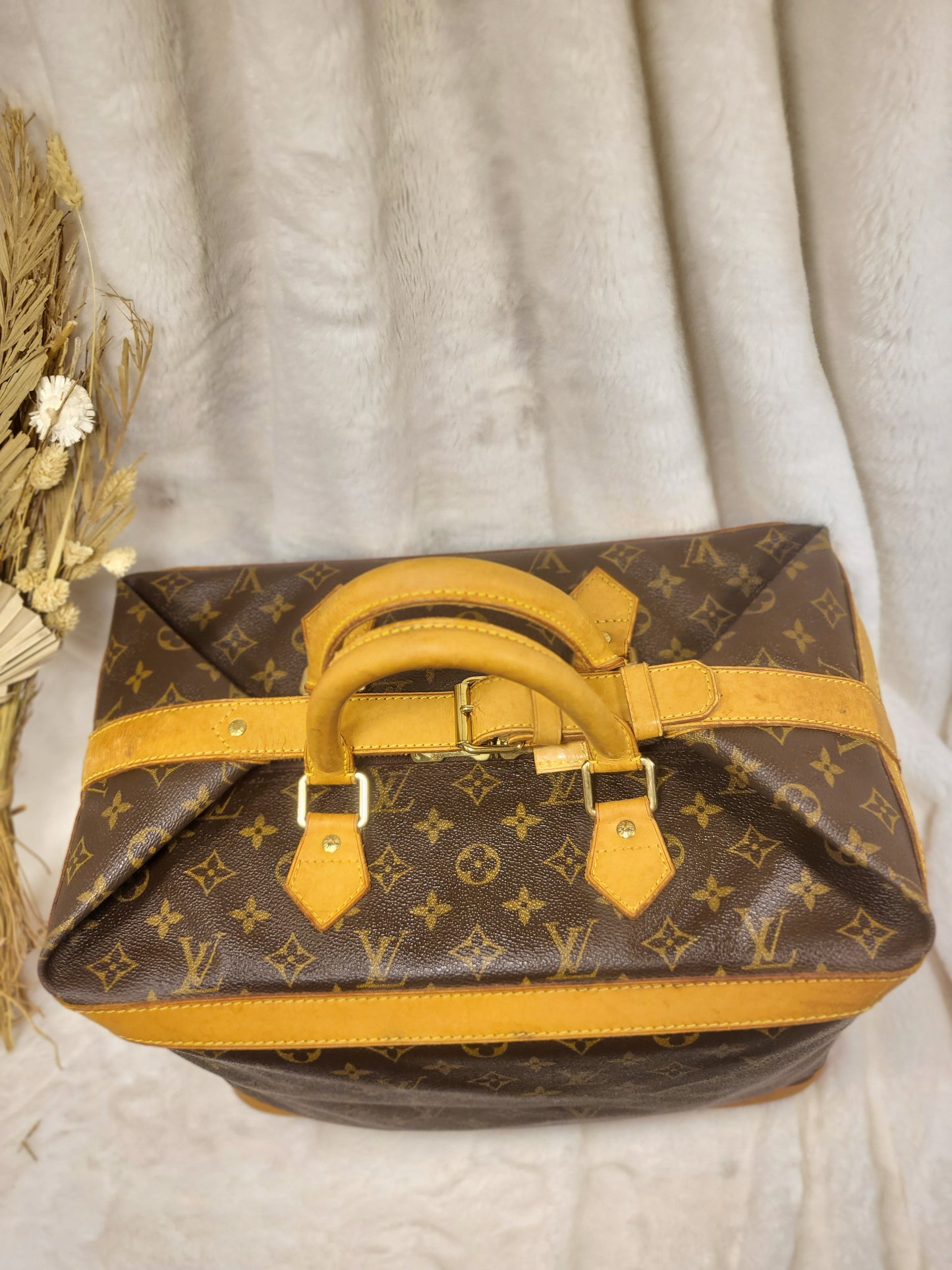 Authentic pre-owned Louis Vuitton Cruiser 40
