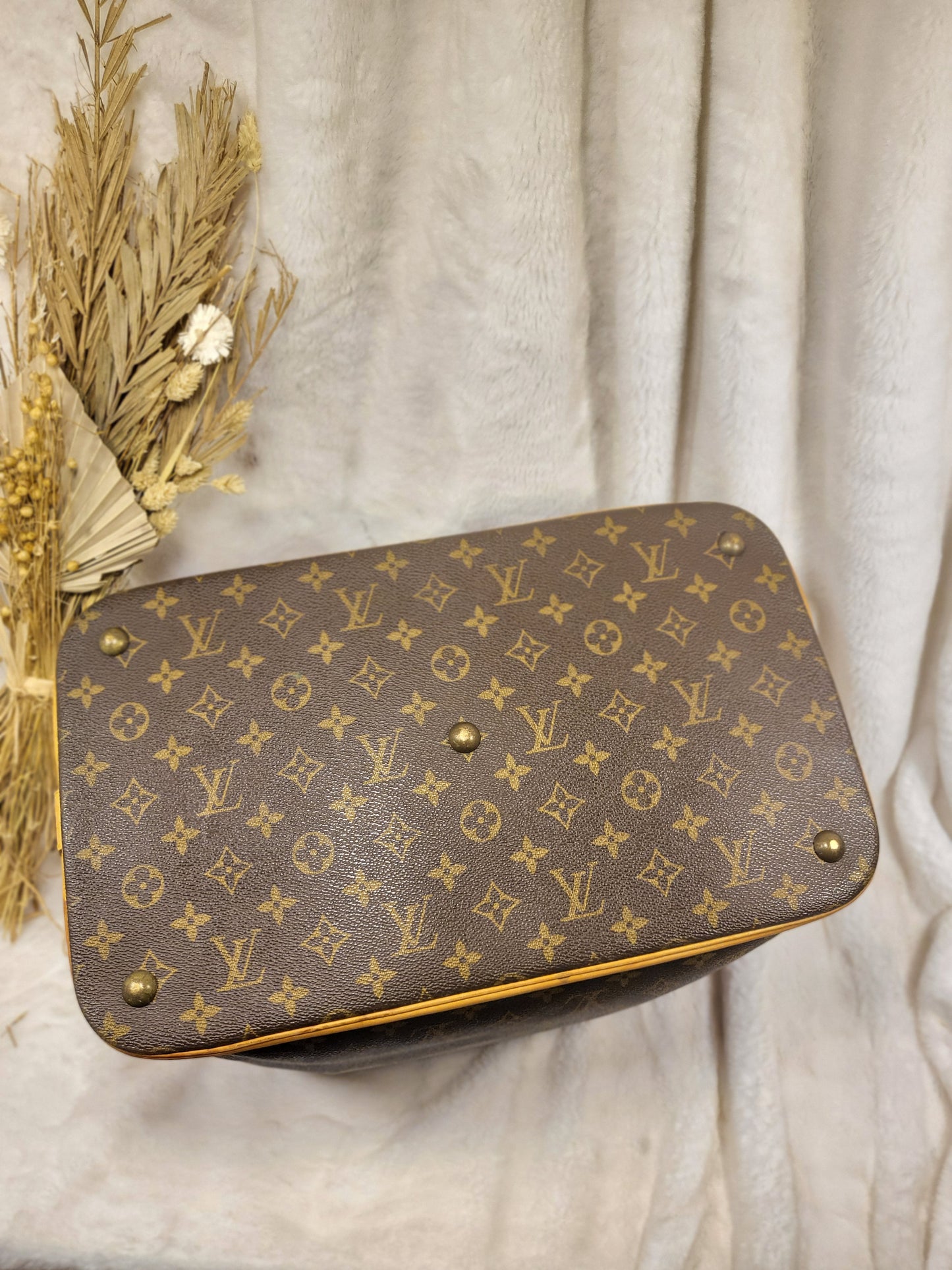 Authentic pre-owned Louis Vuitton Cruiser 40