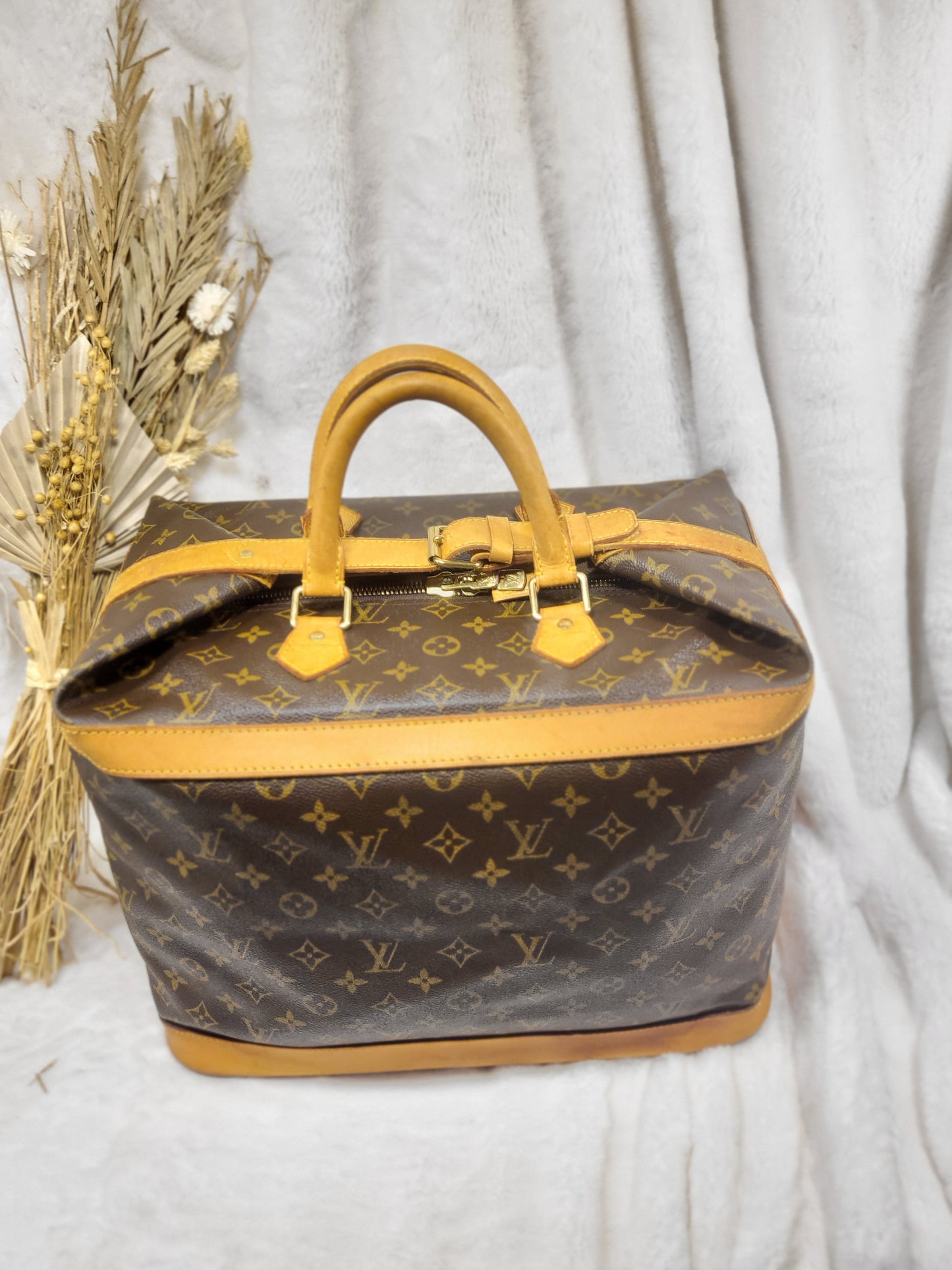 Authentic pre-owned Louis Vuitton Cruiser 40
