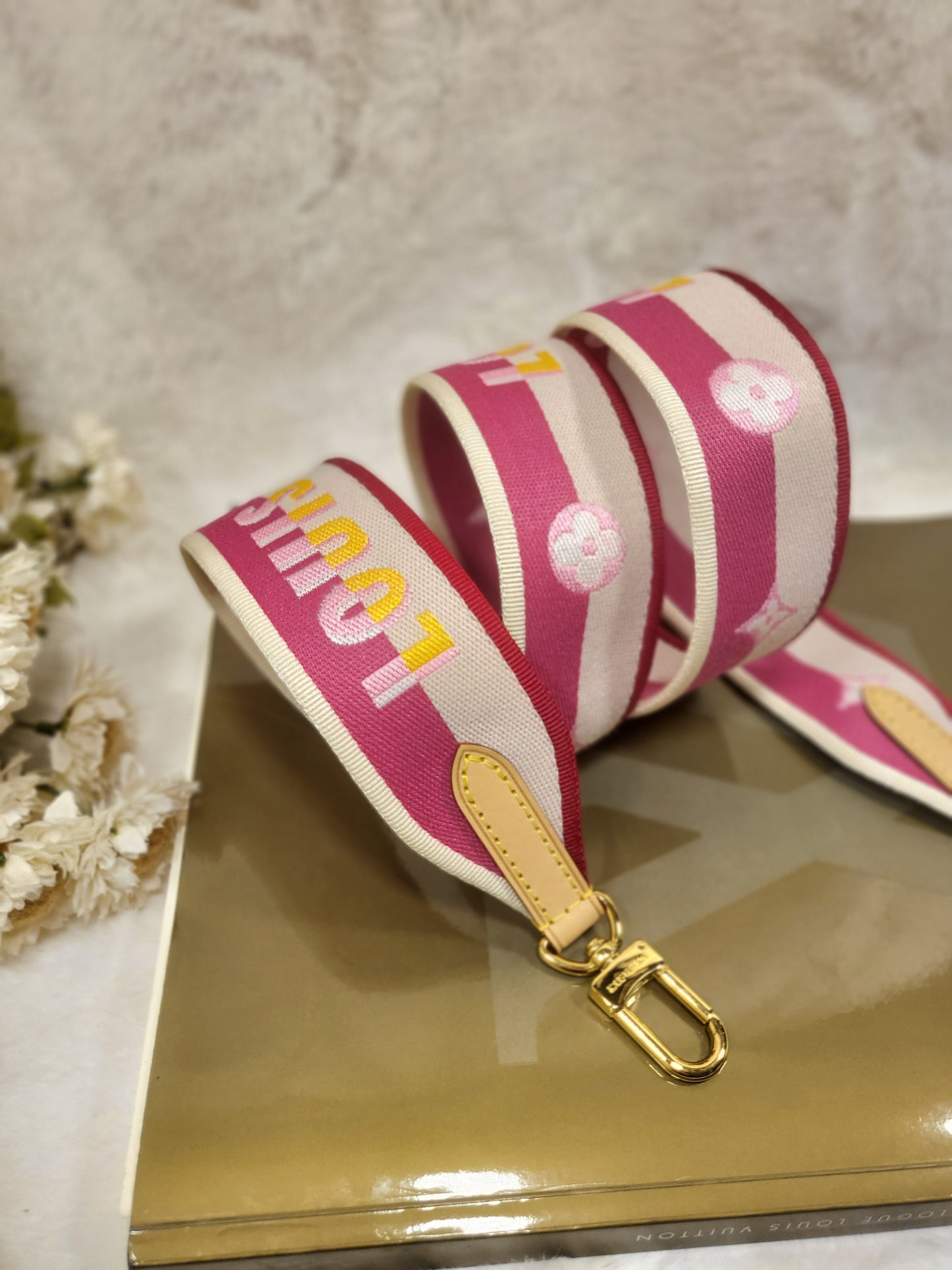 Authentic pre-owned Louis Vuitton Speedy 20 bandoliere strap fuscia