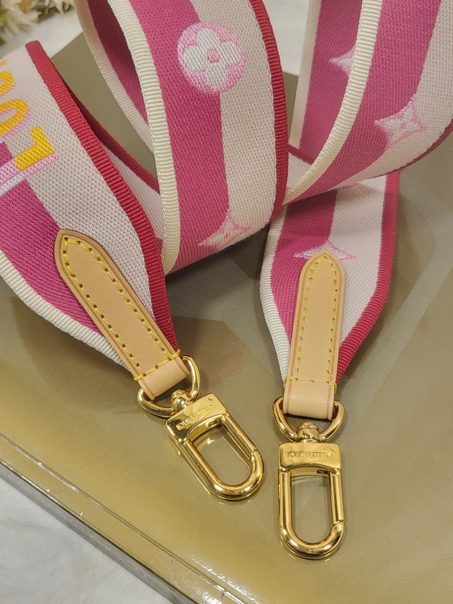 Authentic pre-owned Louis Vuitton Speedy 20 bandoliere strap fuscia