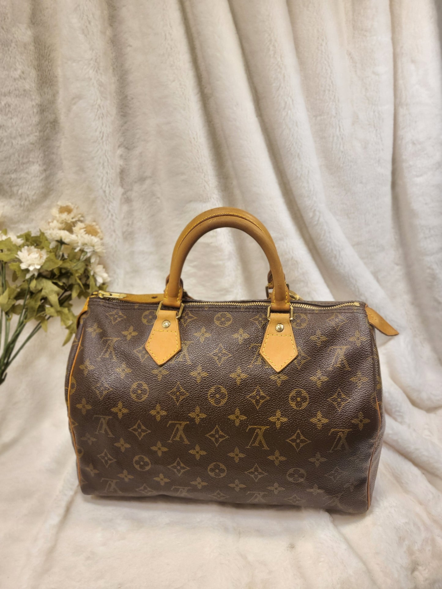 Authentic pre-owned Louis Vuitton Speedy 30