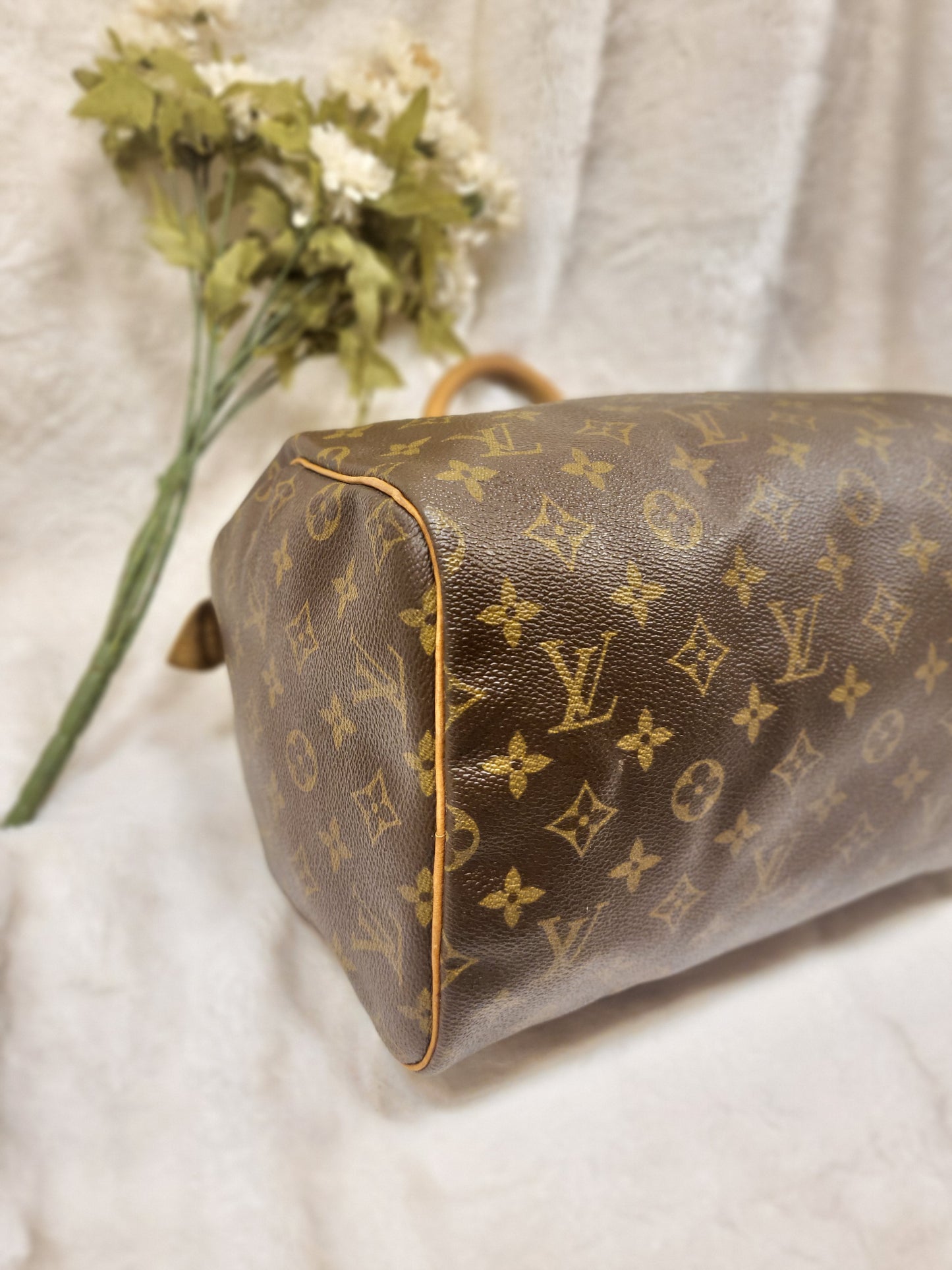 Authentic pre-owned Louis Vuitton Speedy 30