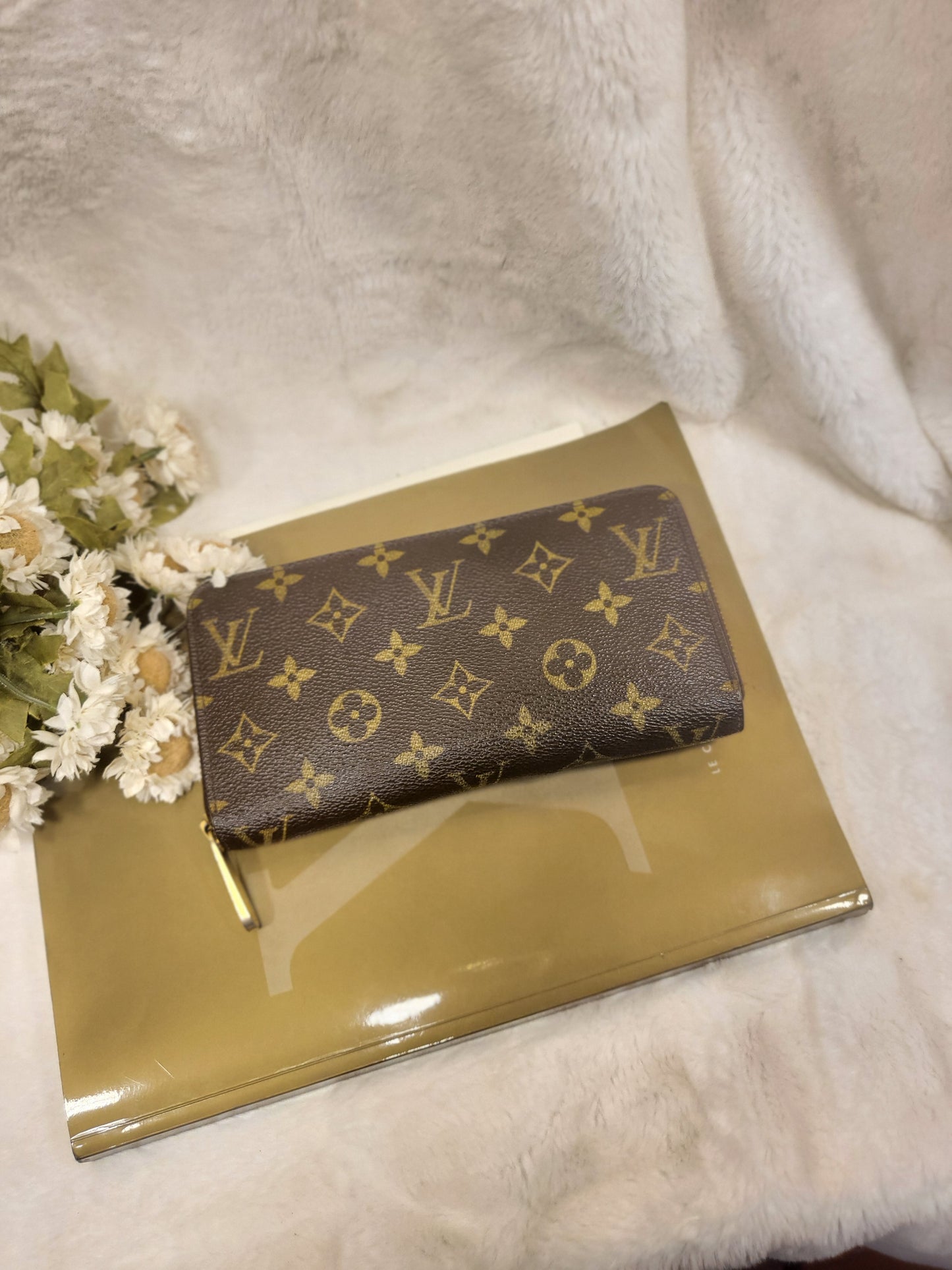Authentic pre-owned Louis Vuitton monogram compact zippy wallet