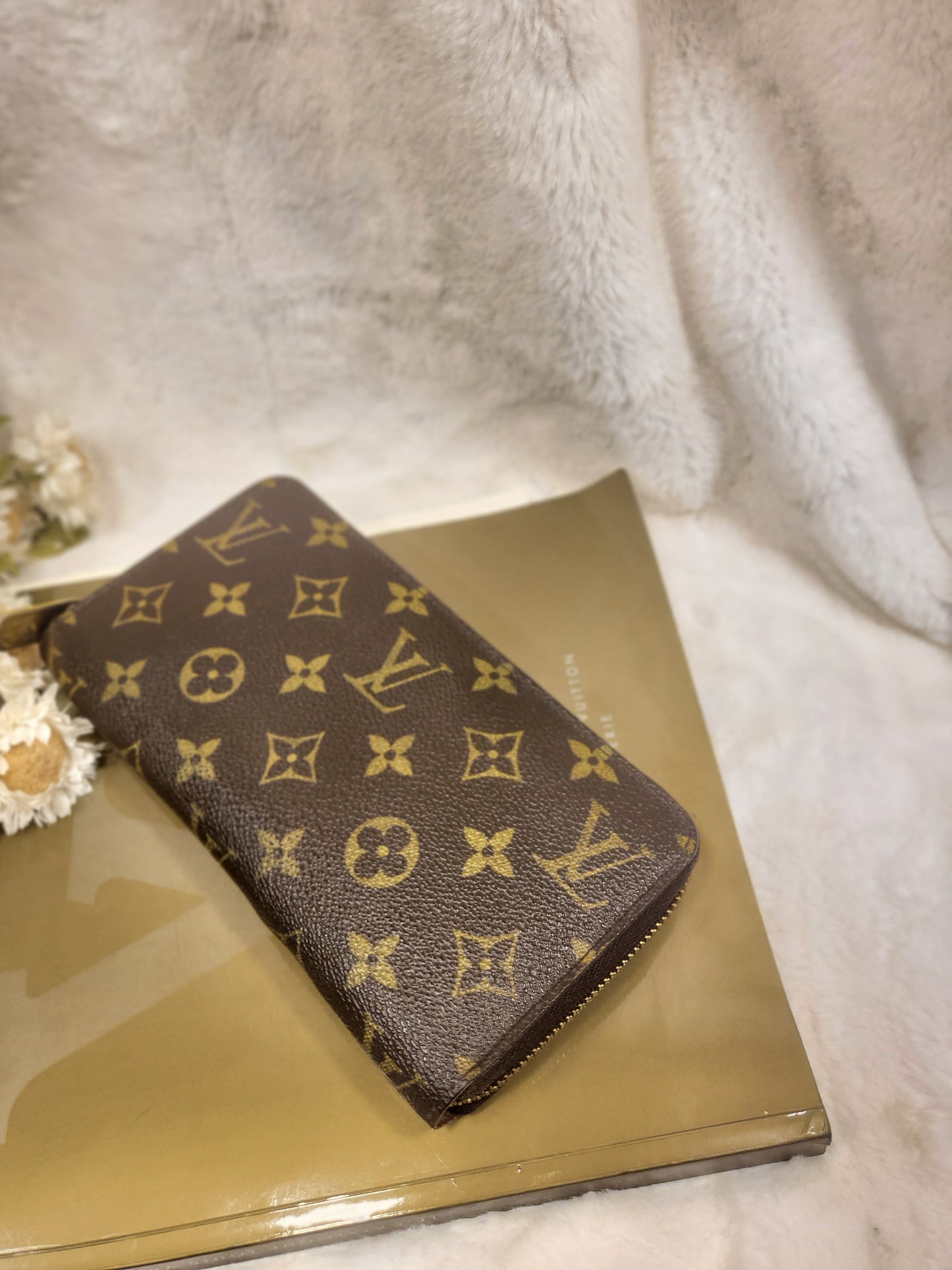 Authentic pre-owned Louis Vuitton monogram compact zippy wallet