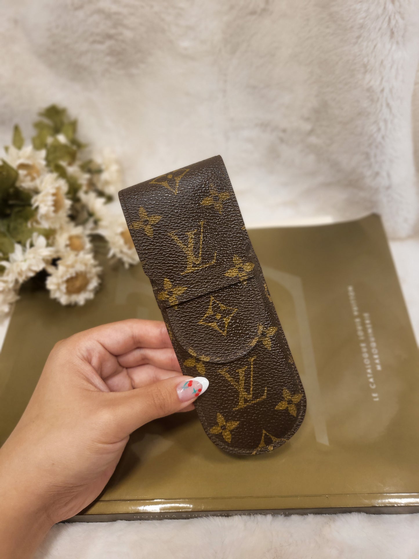 Authentic pre-owned Louis Vuitton pen/glasses holder