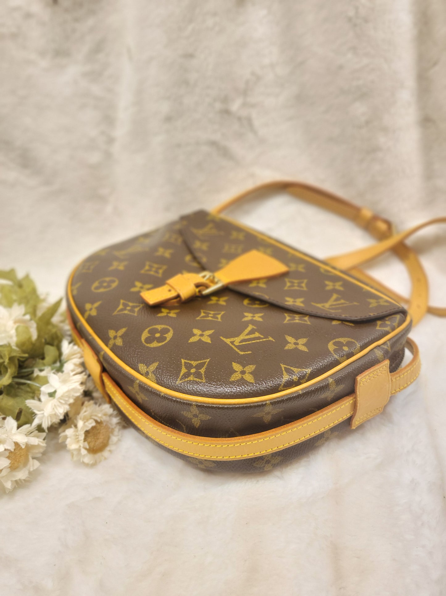 Authentic pre-owned Louis Vuitton Jeune Fille mm crossbody shoulder bag