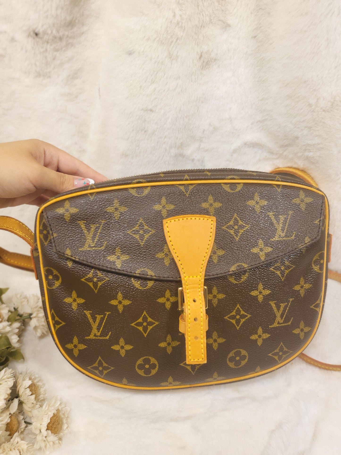 Authentic pre-owned Louis Vuitton Jeune Fille mm crossbody shoulder bag