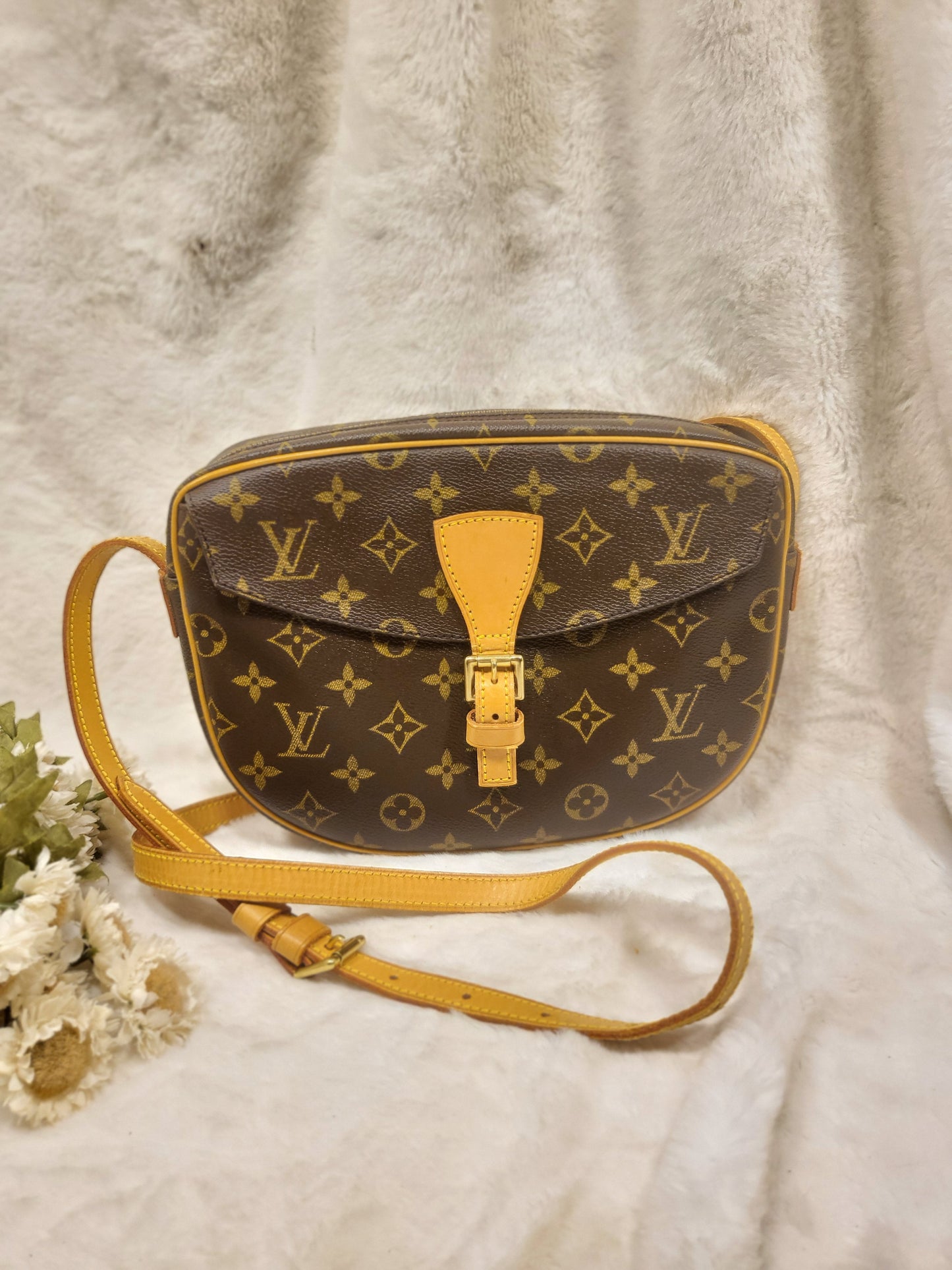 Authentic pre-owned Louis Vuitton Jeune Fille mm crossbody shoulder bag