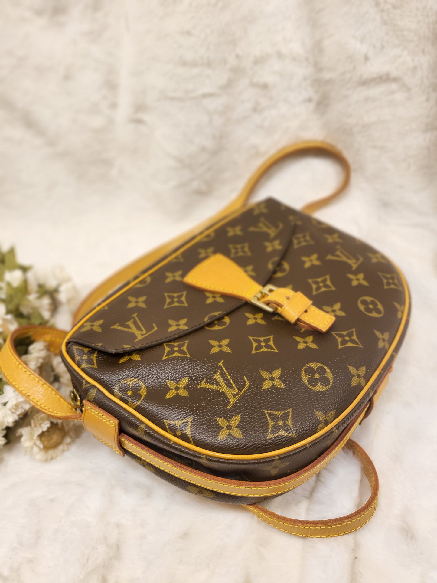 Authentic pre-owned Louis Vuitton Jeune Fille mm crossbody shoulder bag