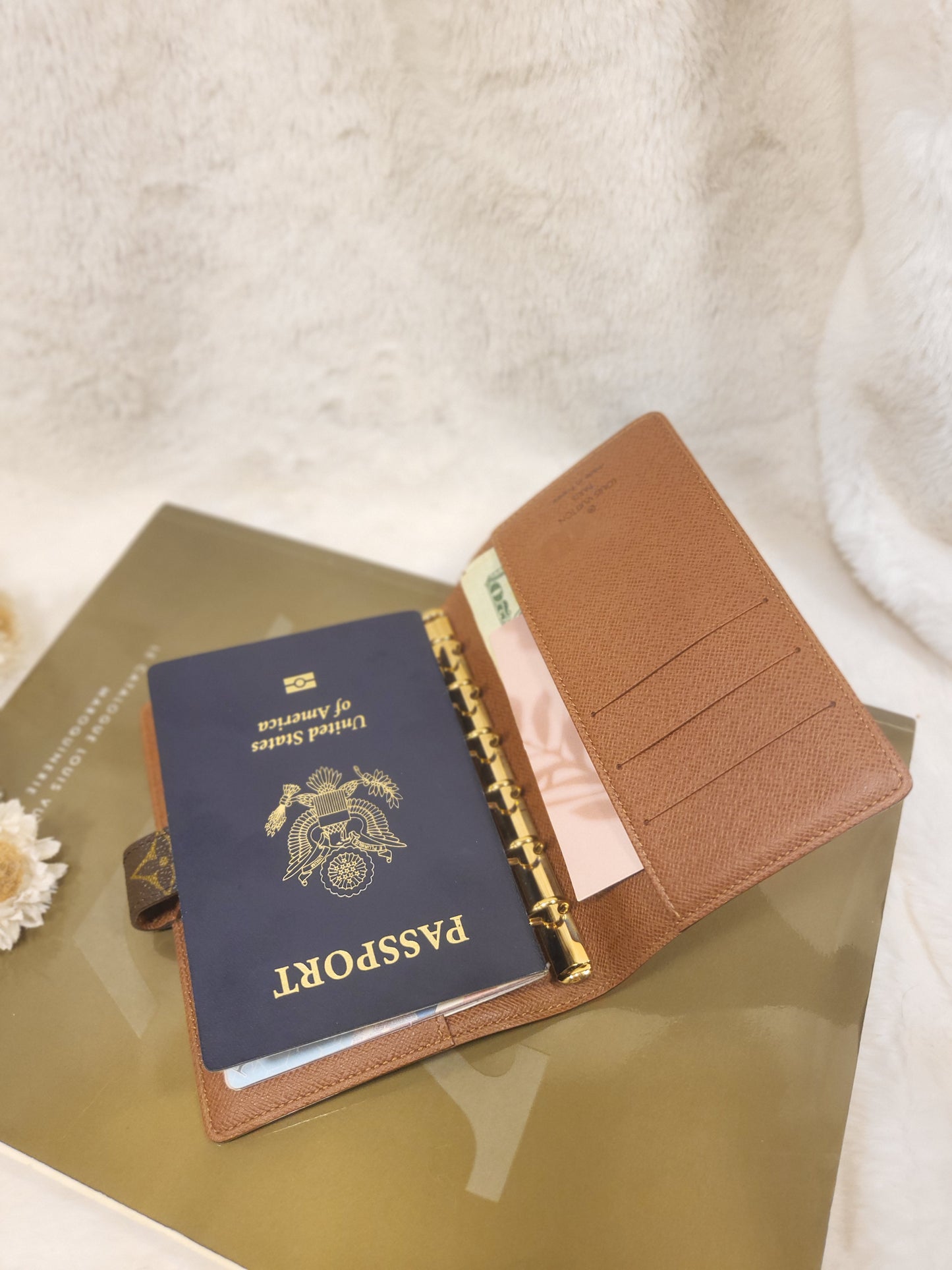 Authentic pre-owned Louis Vuitton Agenda pm