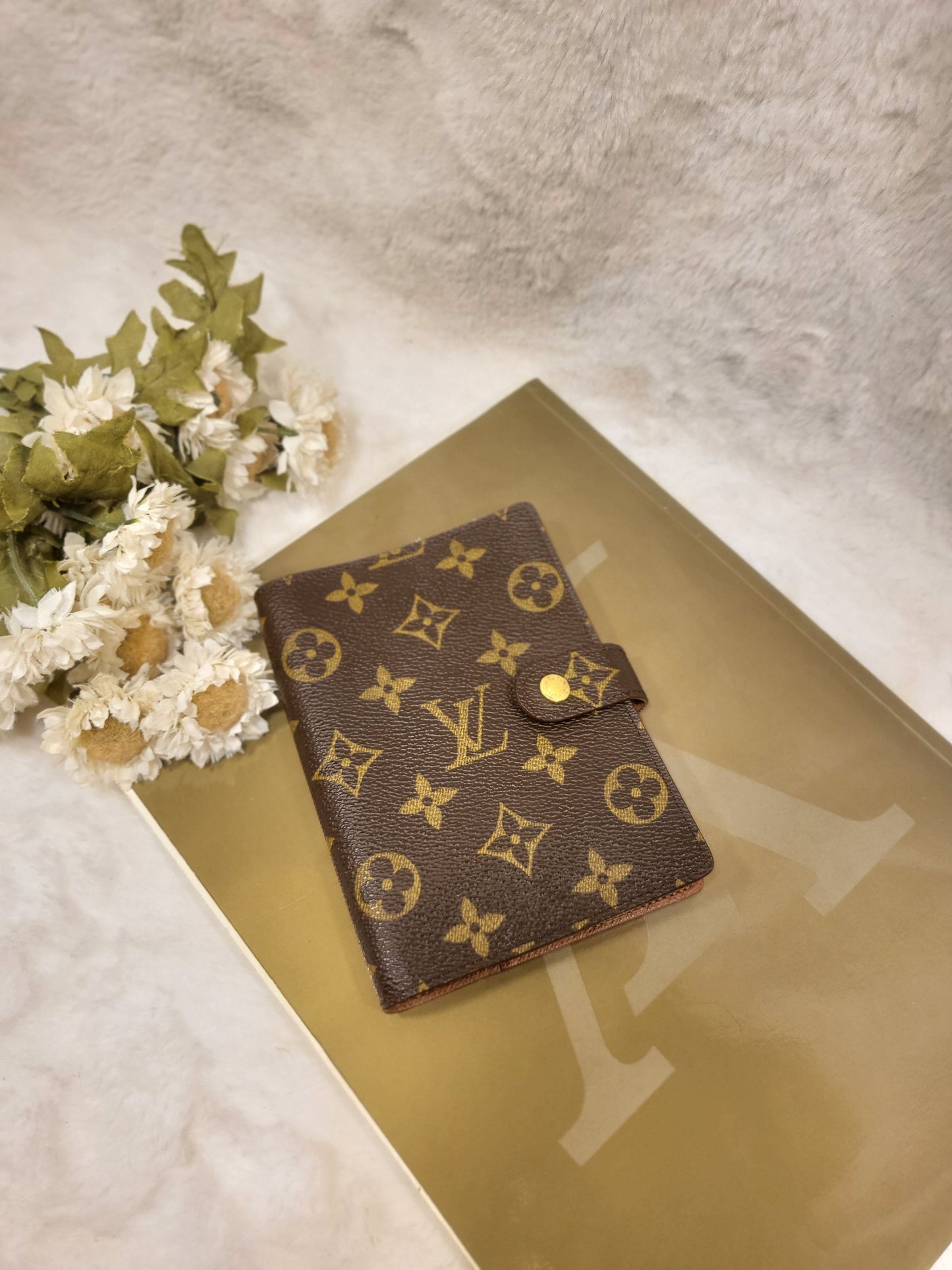 Authentic pre-owned Louis Vuitton Agenda pm