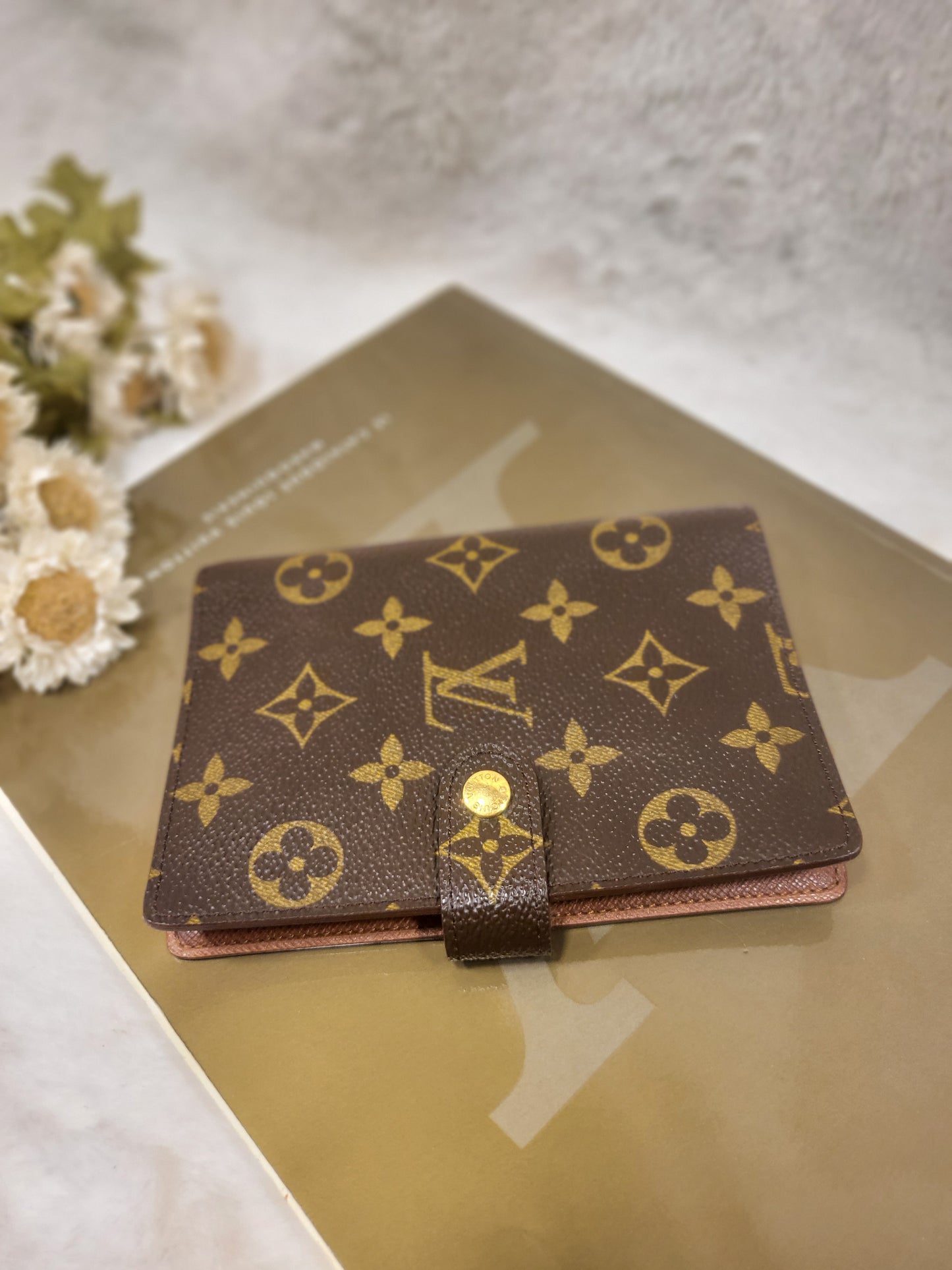 Authentic pre-owned Louis Vuitton Agenda pm