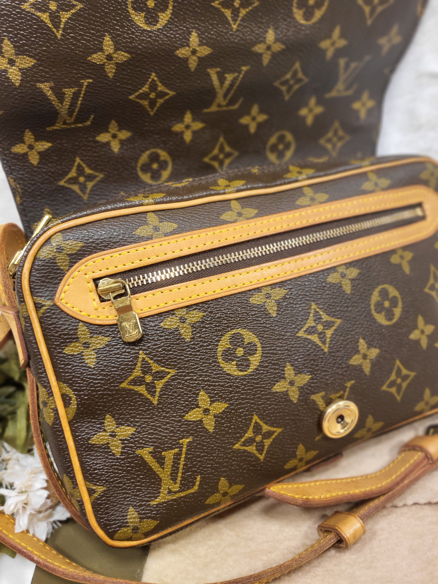 Authentic pre-owned Louis Vuitton Saint Germain 23 crossbody shoulder bag