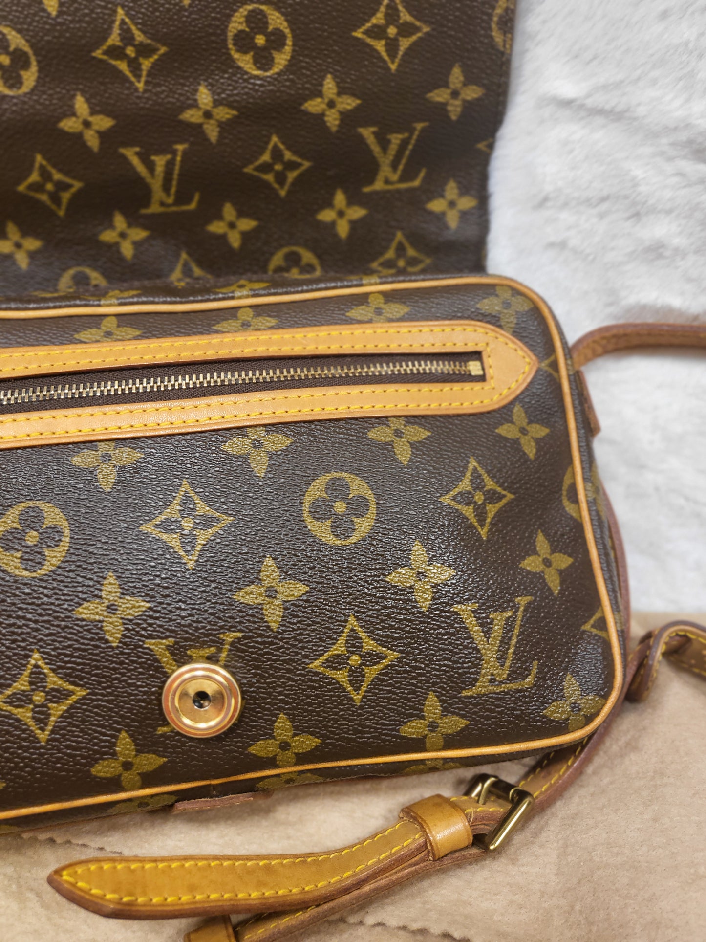 Authentic pre-owned Louis Vuitton Saint Germain 23 crossbody shoulder bag