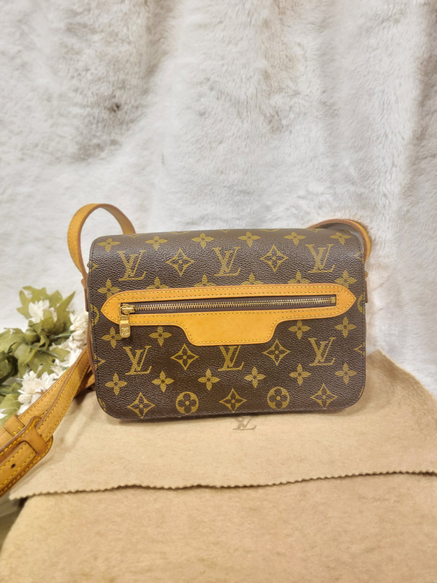 Authentic pre-owned Louis Vuitton Saint Germain 23 crossbody shoulder bag