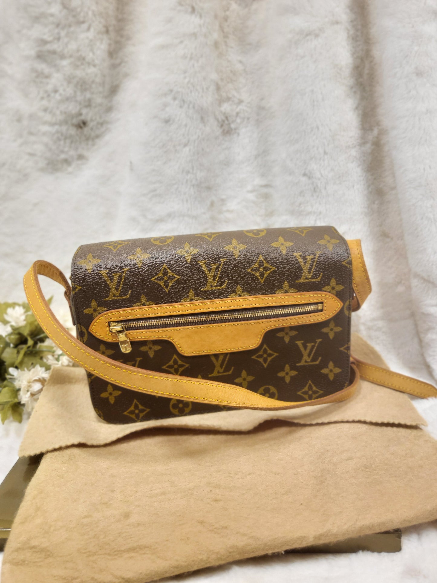 Authentic pre-owned Louis Vuitton Saint Germain 23 crossbody shoulder bag