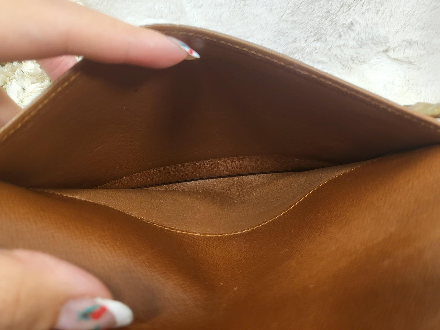 Authentic pre-owned Louis Vuitton Pochette passport waller
