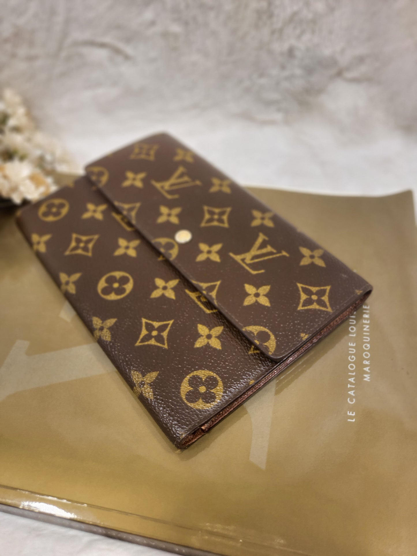 Authentic pre-owned Louis Vuitton Pochette passport waller