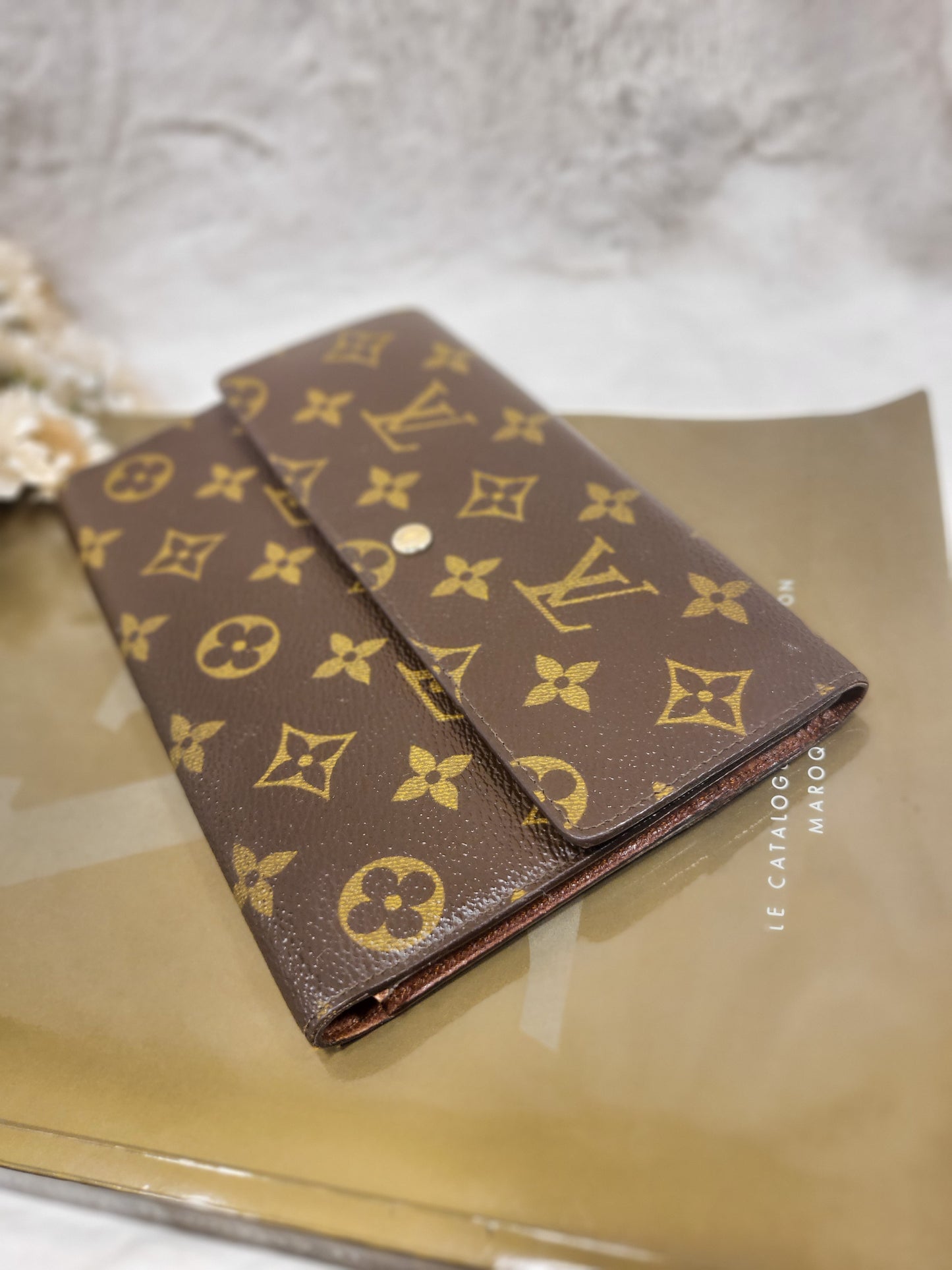 Authentic pre-owned Louis Vuitton Pochette passport waller