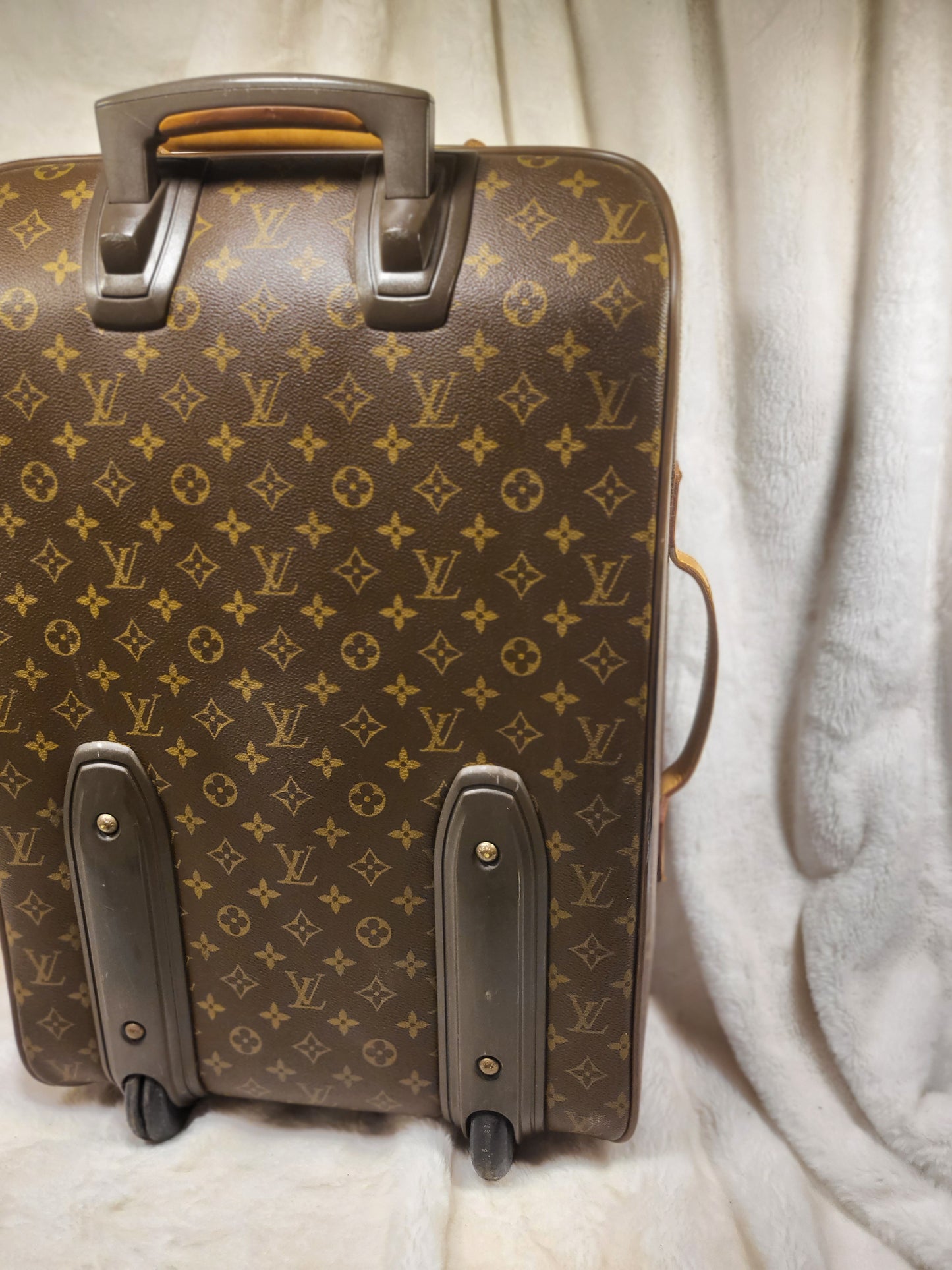 Authentic pre-owned Louis Vuitton Pegase 55 suitcase carry on