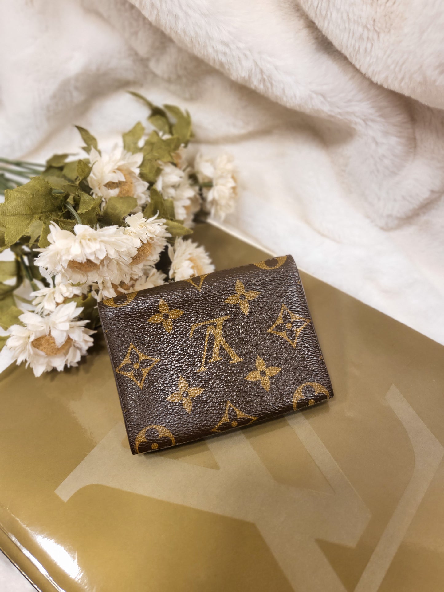 Authentic pre-owned Louis Vuitton Cartes de visite card holder