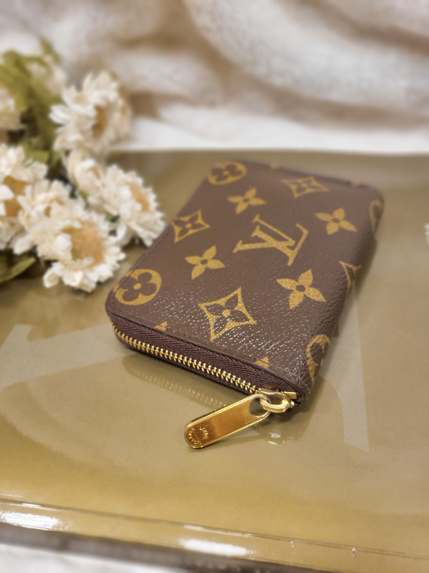 Authentic pre-owned Louis Vuitton compact zippy wallet
