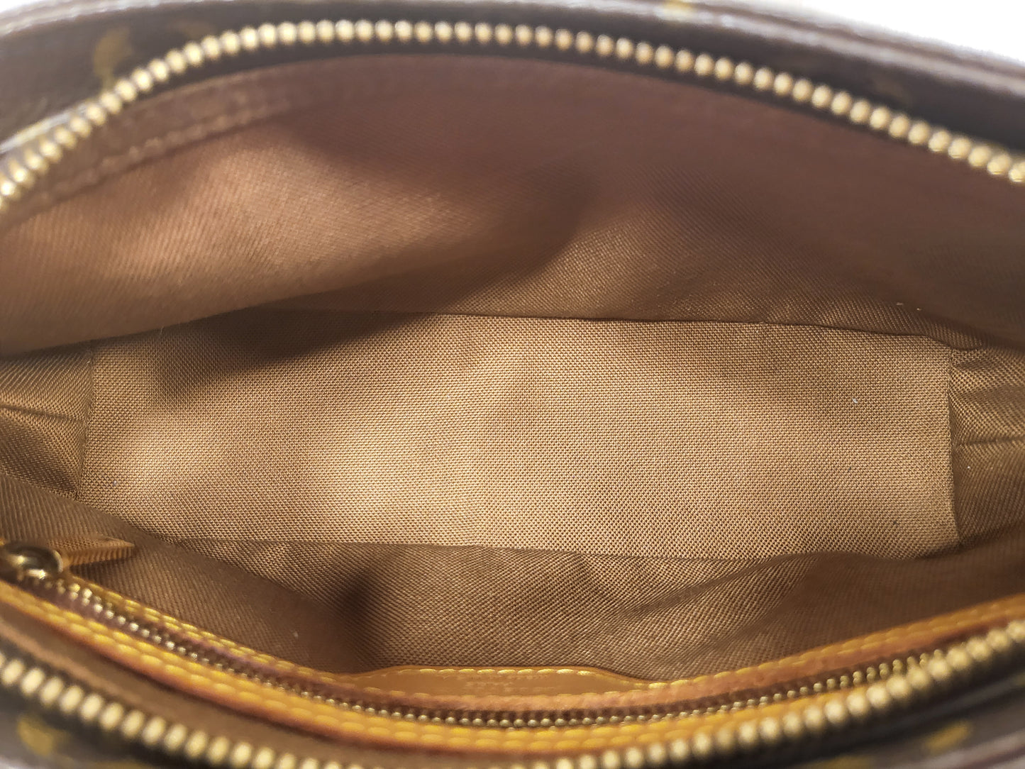Authentic pre-owned Louis Vuitton Trotteur crossbody shoulder bag