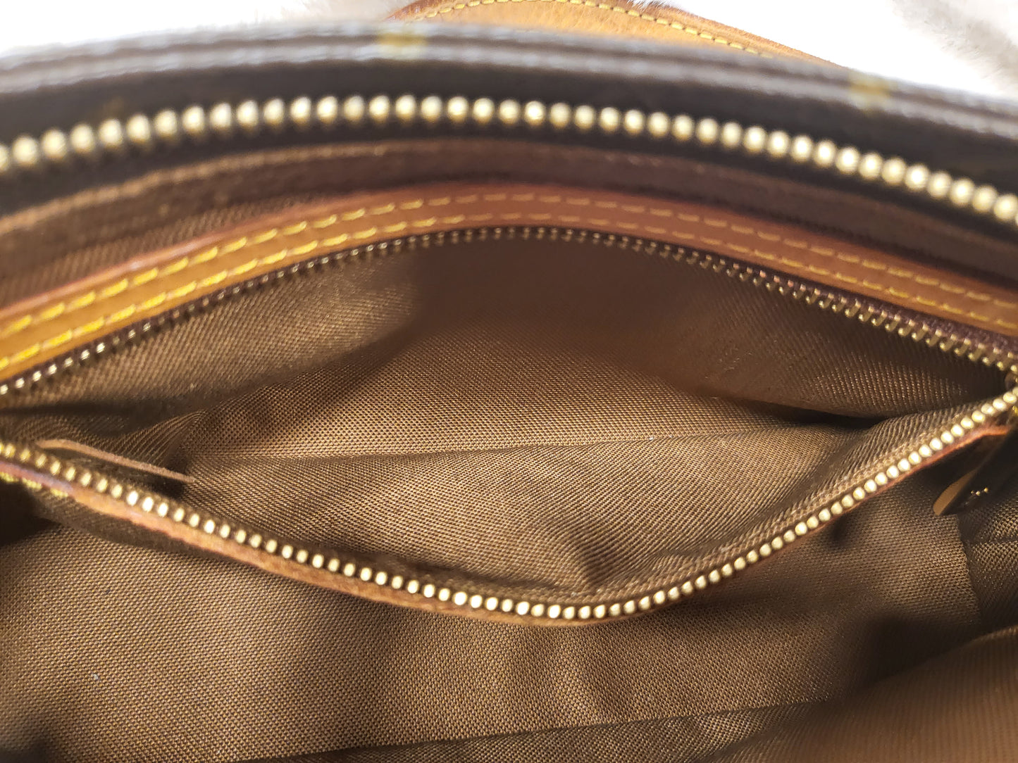 Authentic pre-owned Louis Vuitton Trotteur crossbody shoulder bag