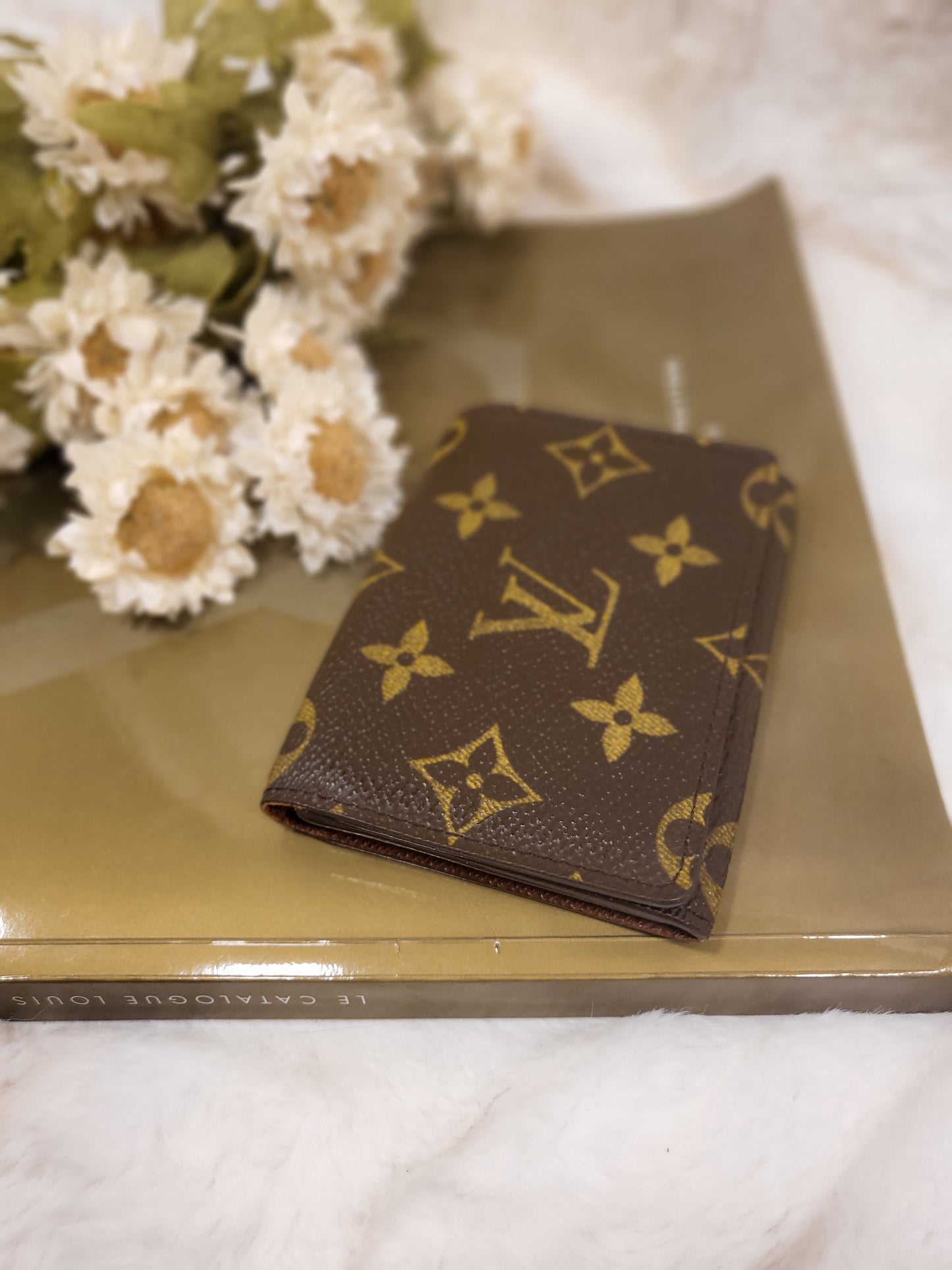 Authentic pre-owned Louis Vuitton cartes de visite card holder