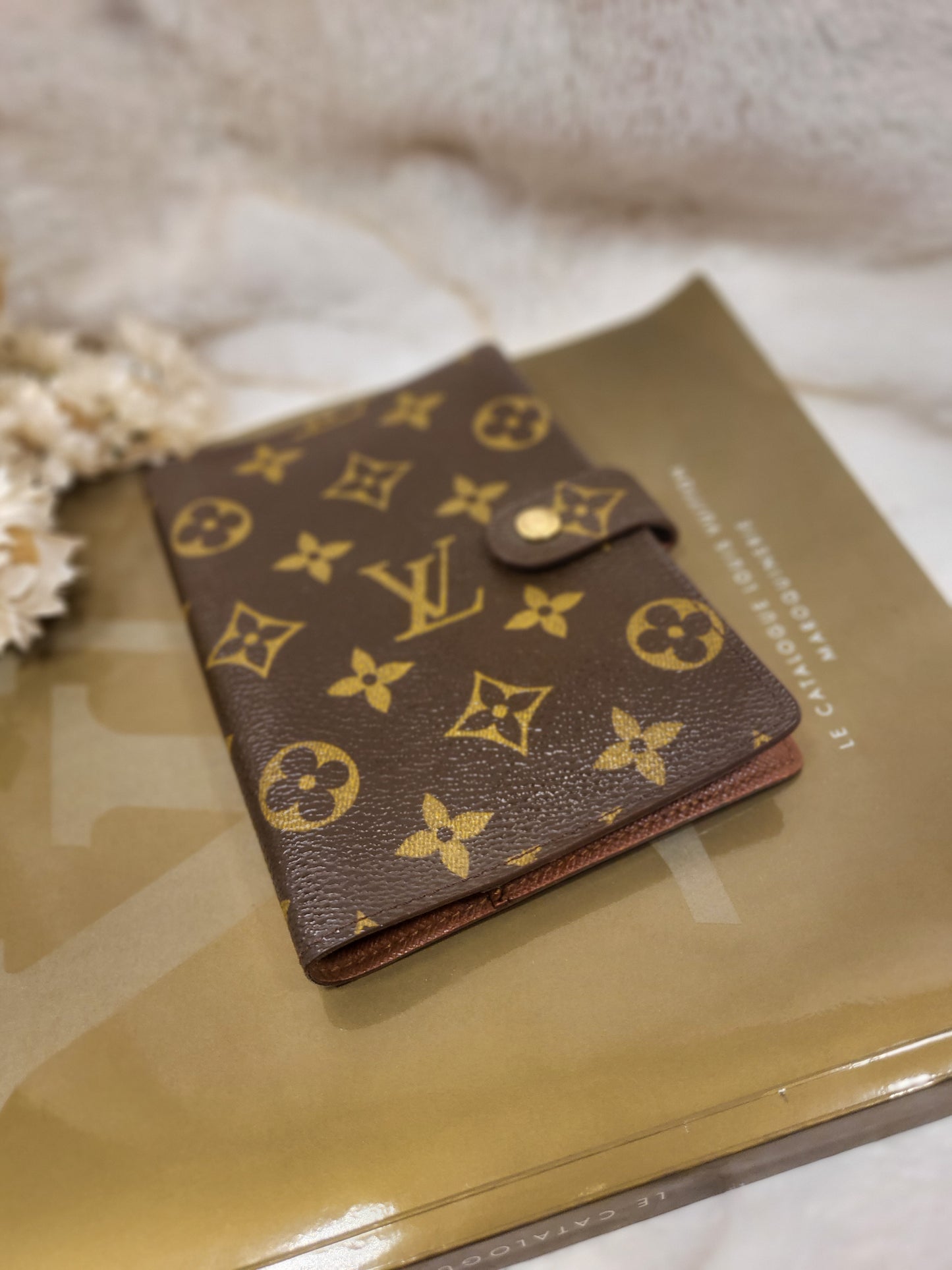 Authentic pre-owned Louis Vuitton agenda pm