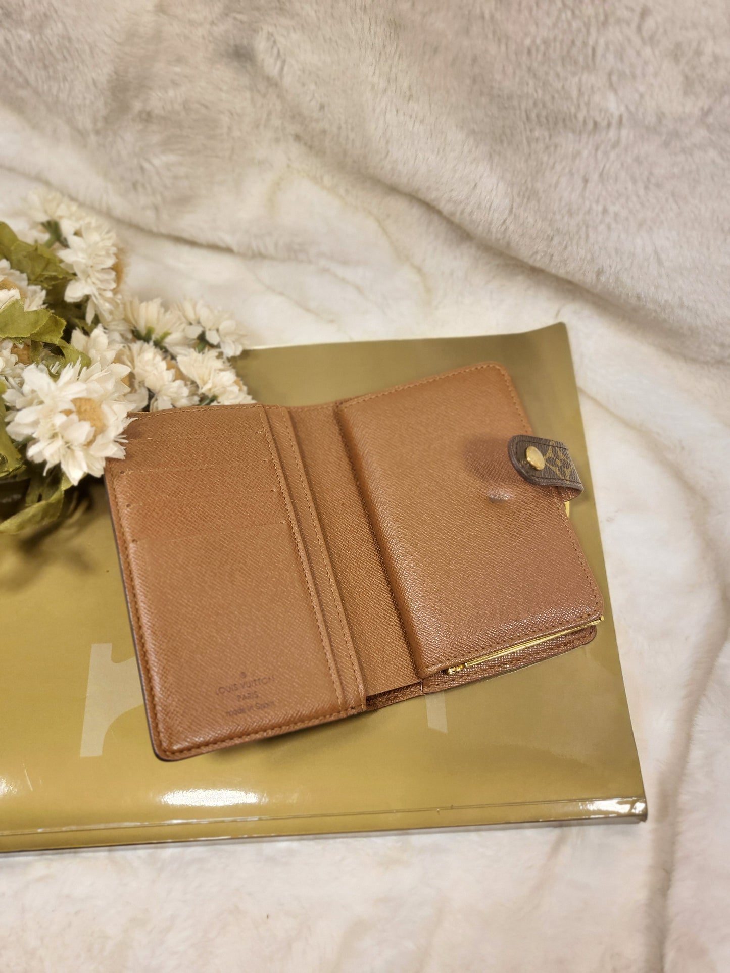 Authentic pre-owned Louis Vuitton kisslock wallet