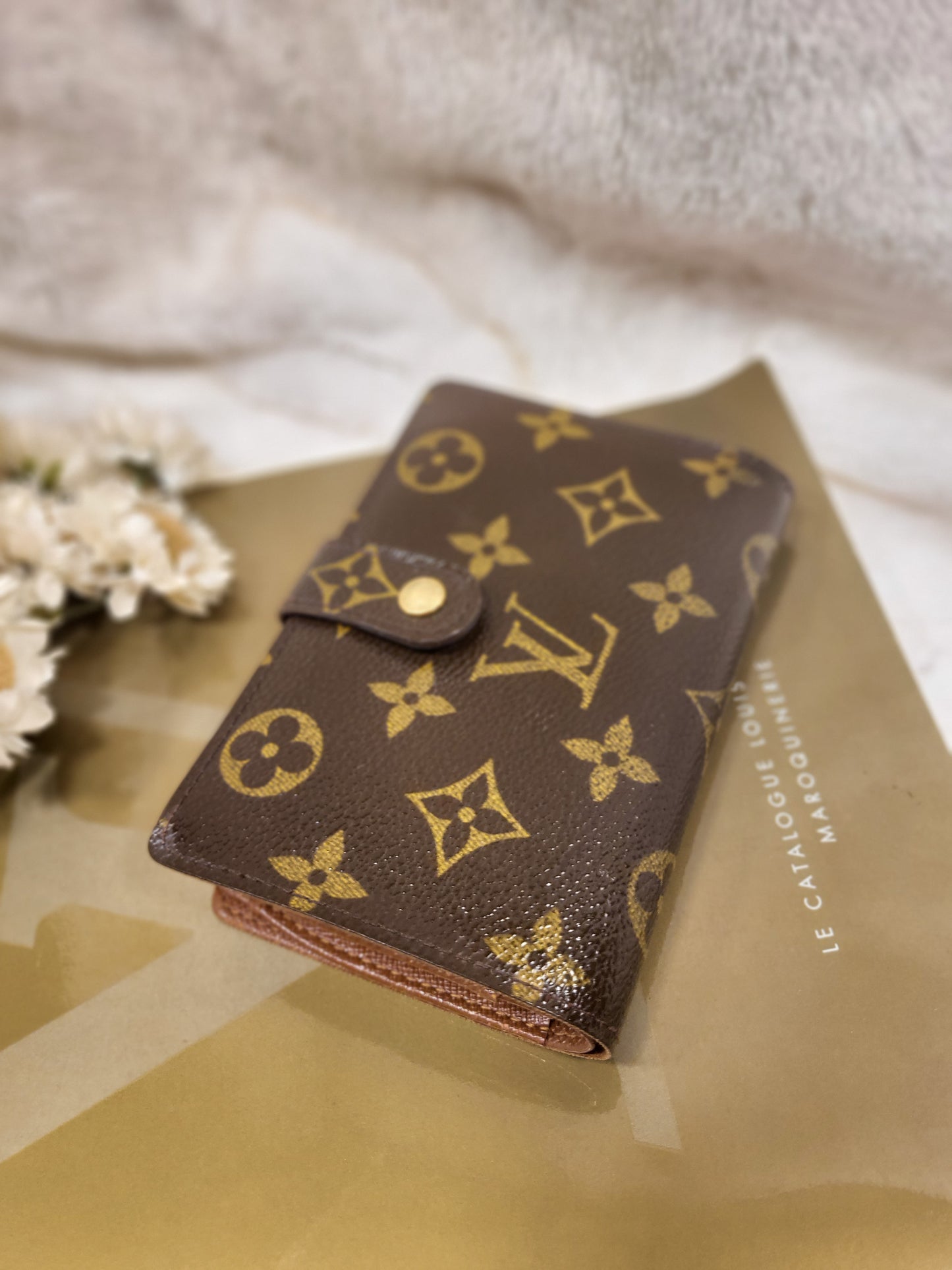 Authentic pre-owned Louis Vuitton kisslock wallet