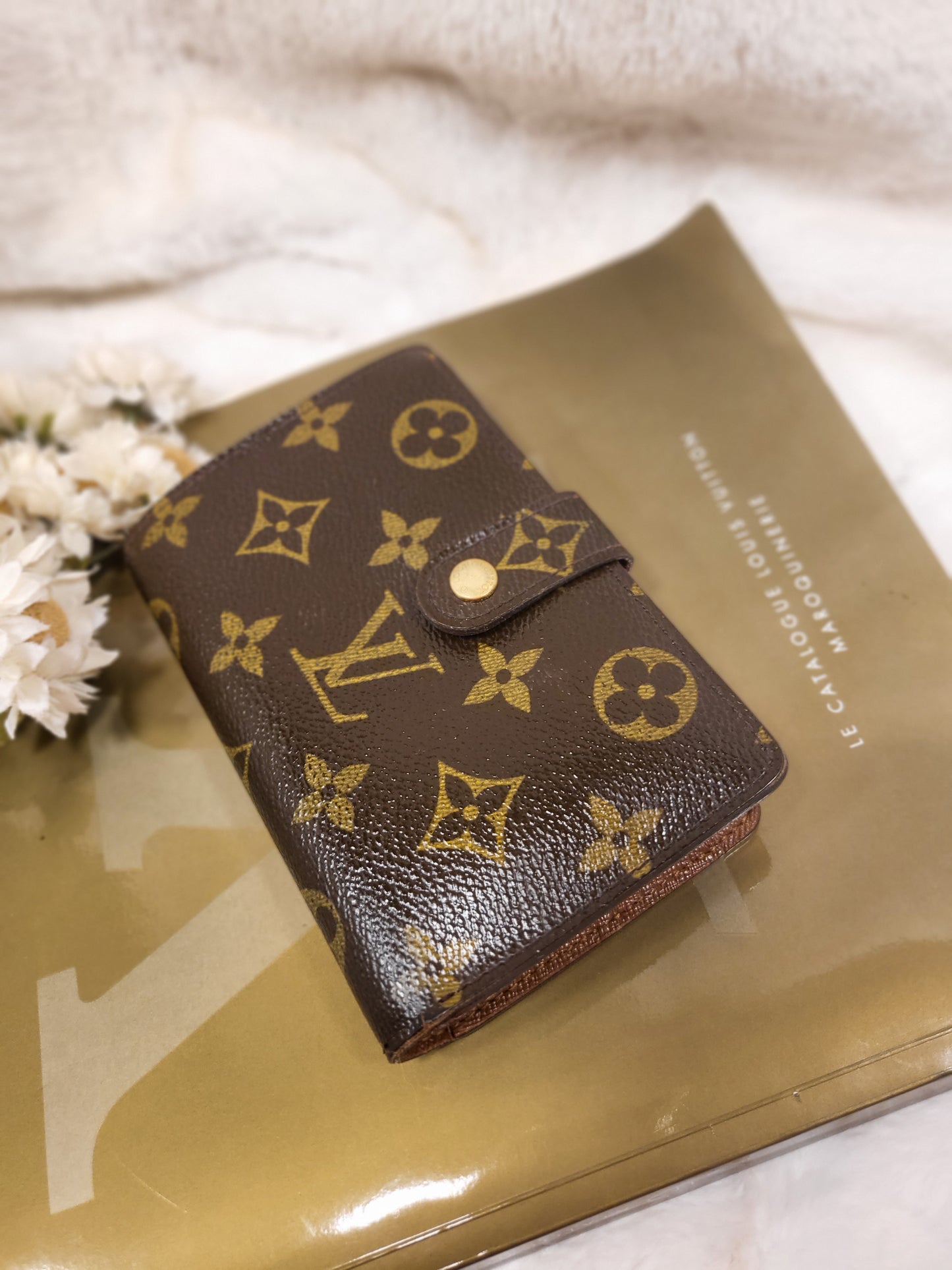 Authentic pre-owned Louis Vuitton kisslock wallet