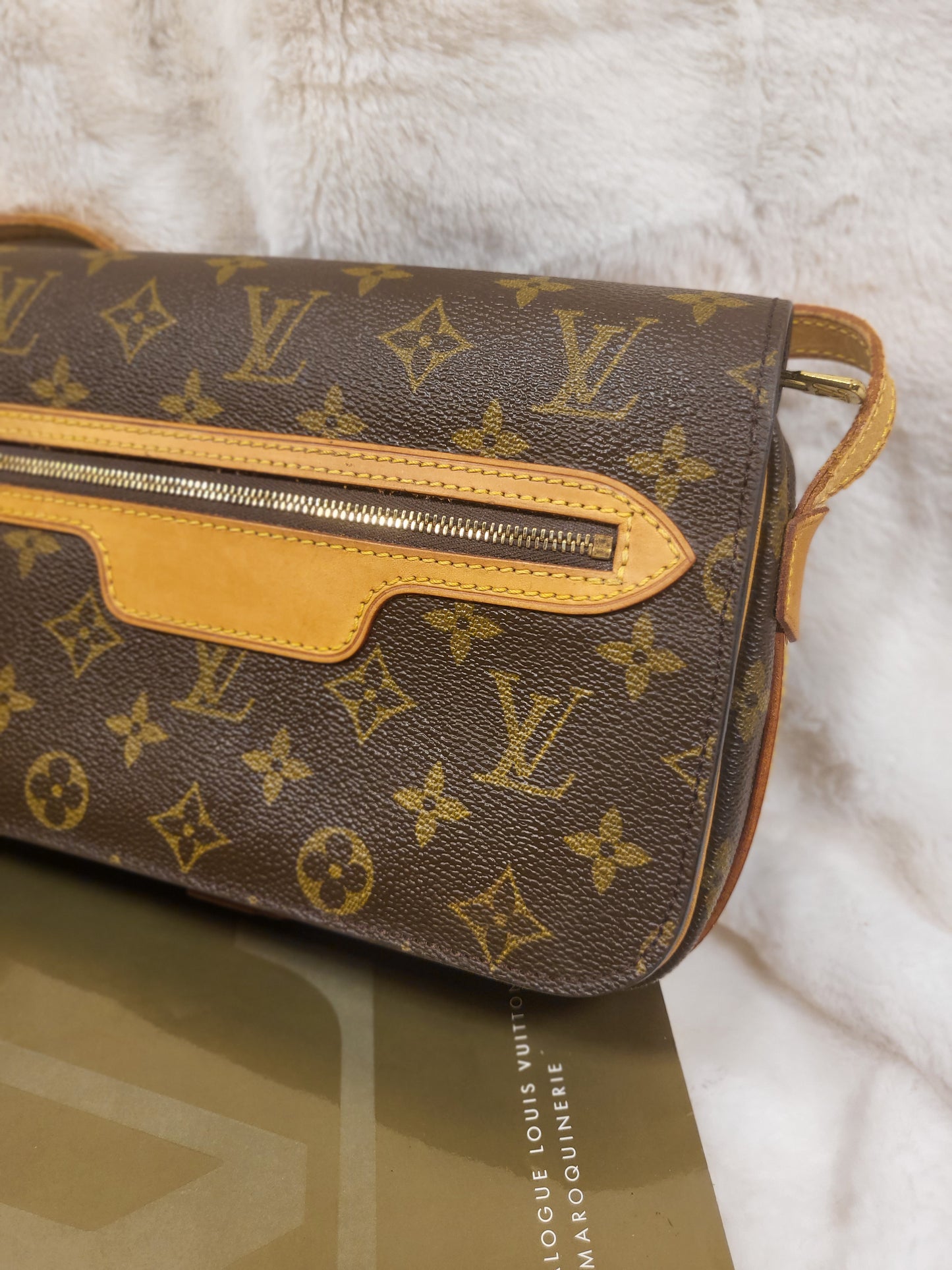 Authentic pre-owned Louis Vuitton Saint Germain 23 crossbody shoulder bag