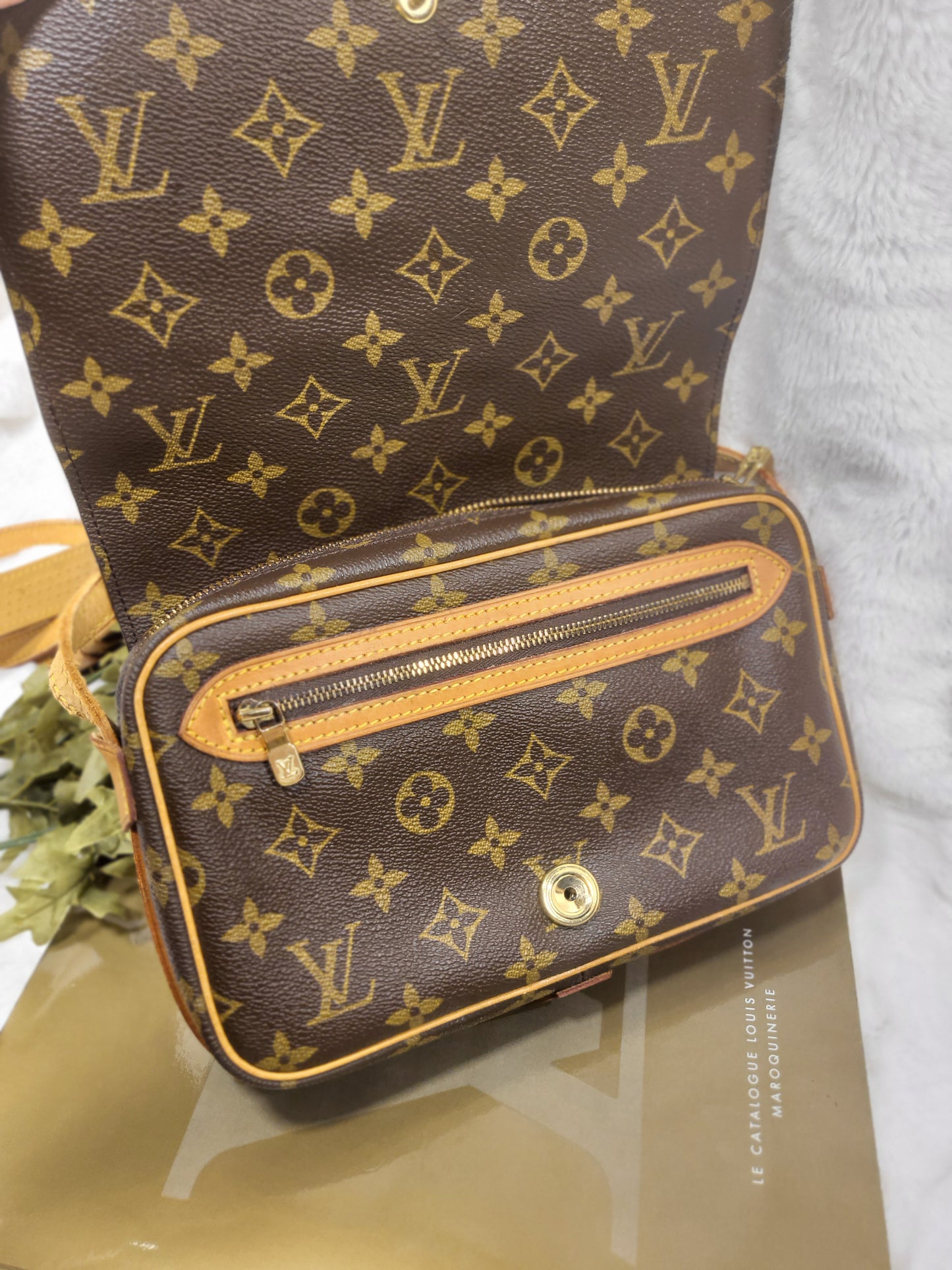 Authentic pre-owned Louis Vuitton Saint Germain 23 crossbody shoulder bag