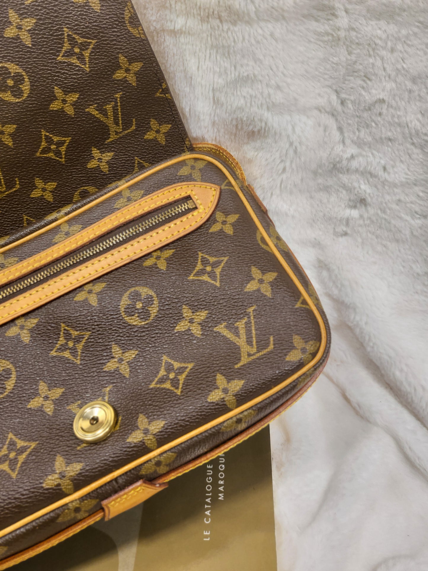 Authentic pre-owned Louis Vuitton Saint Germain 23 crossbody shoulder bag