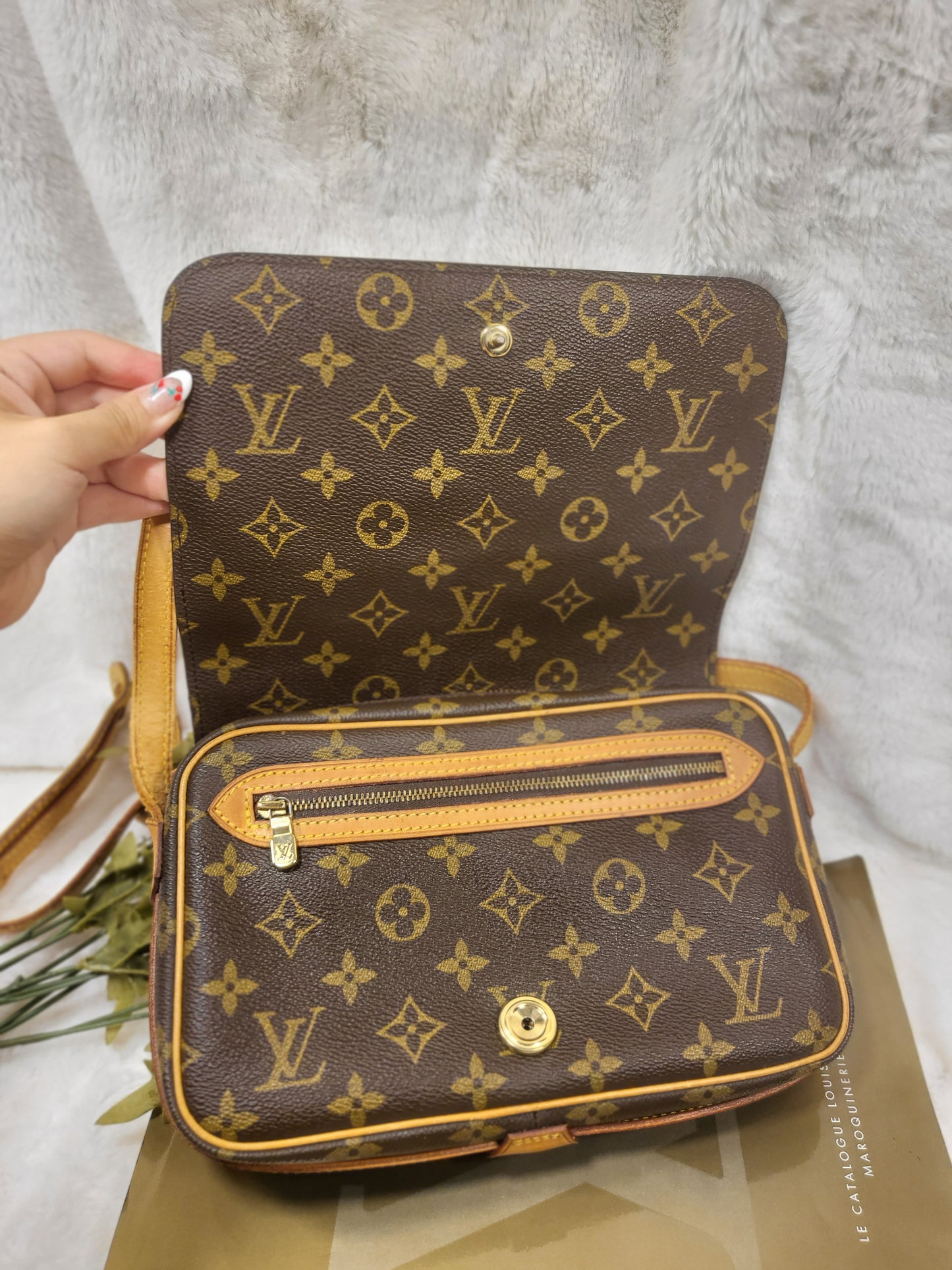 Authentic pre-owned Louis Vuitton Saint Germain 23 crossbody shoulder bag