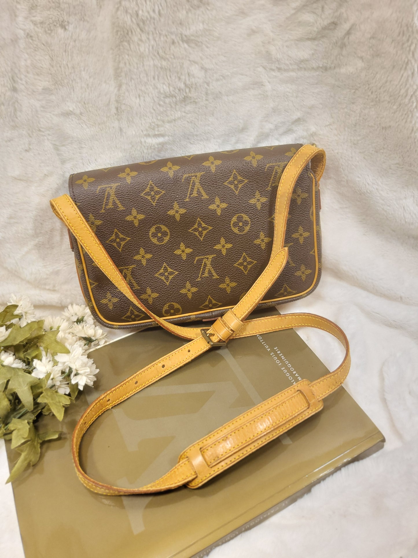 Authentic pre-owned Louis Vuitton Saint Germain 23 crossbody shoulder bag