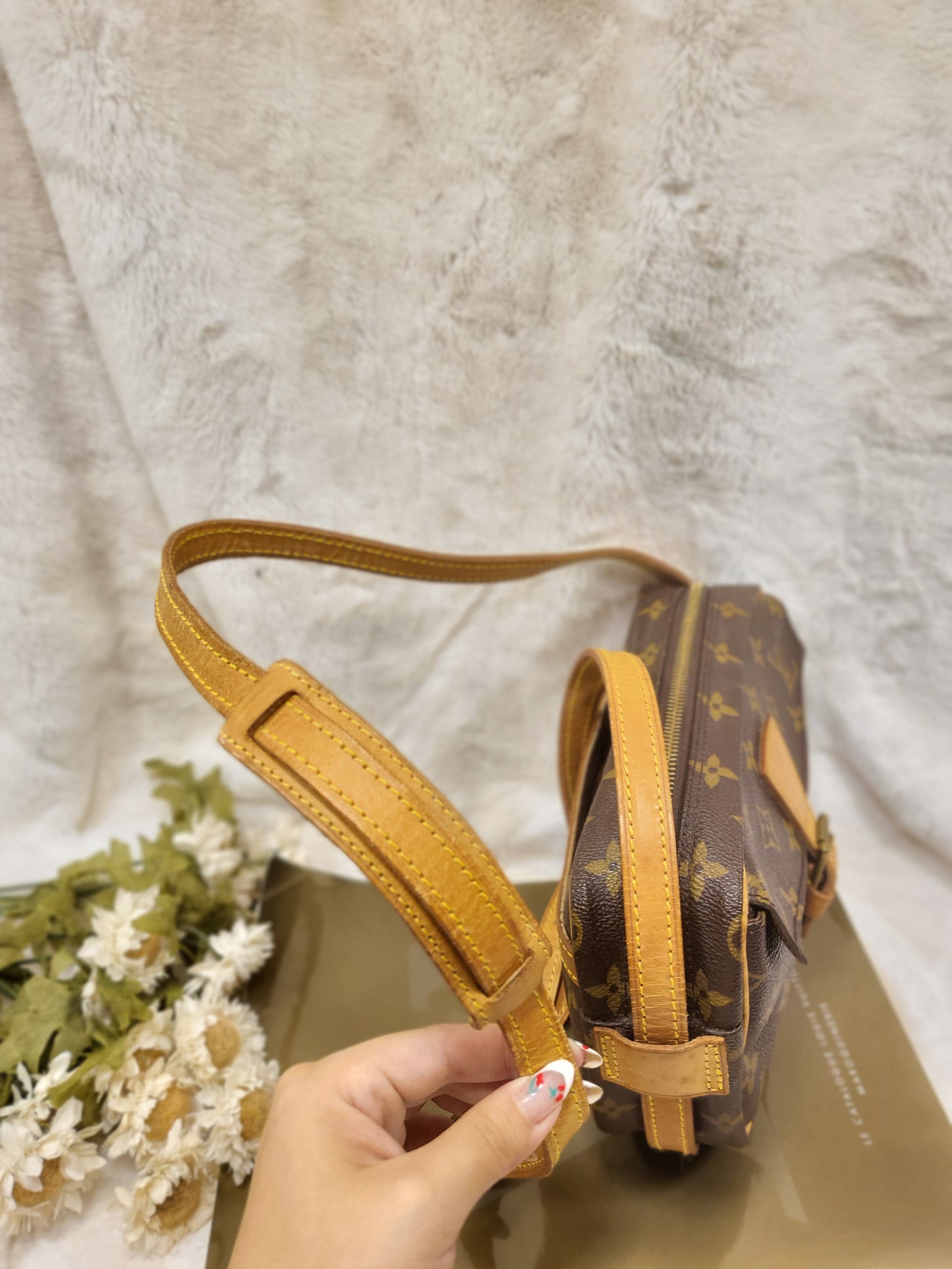 Authentic pre-owned Louis Vuitton Jeune Fille pm crossbody shoulder bag