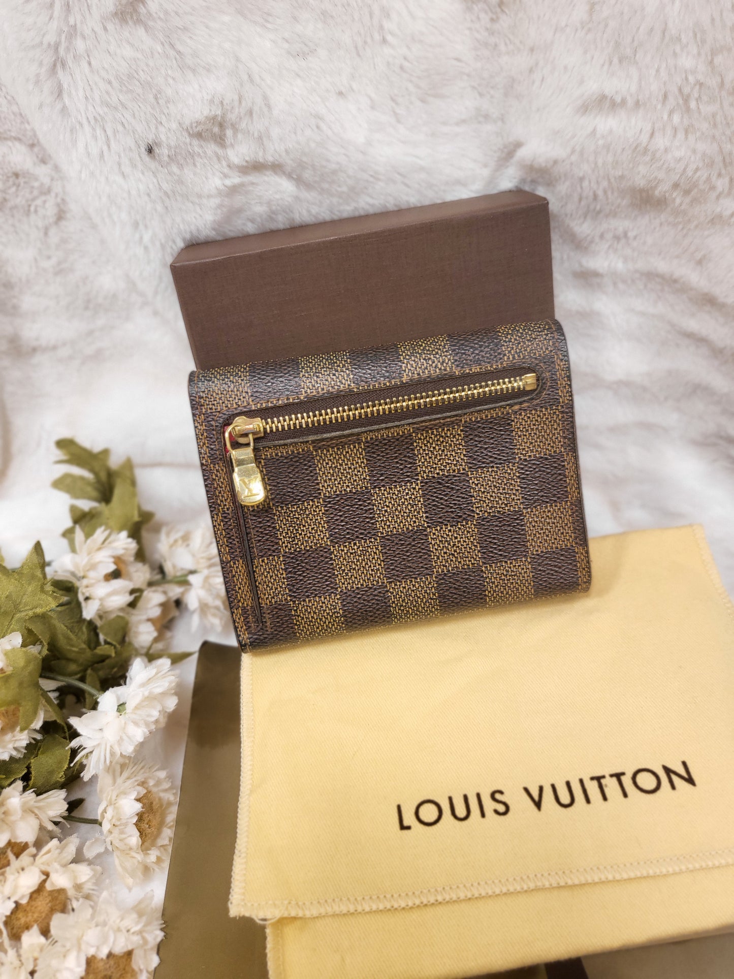 Authentic pre-owned Louis Vuitton Koala damier ebene wallet