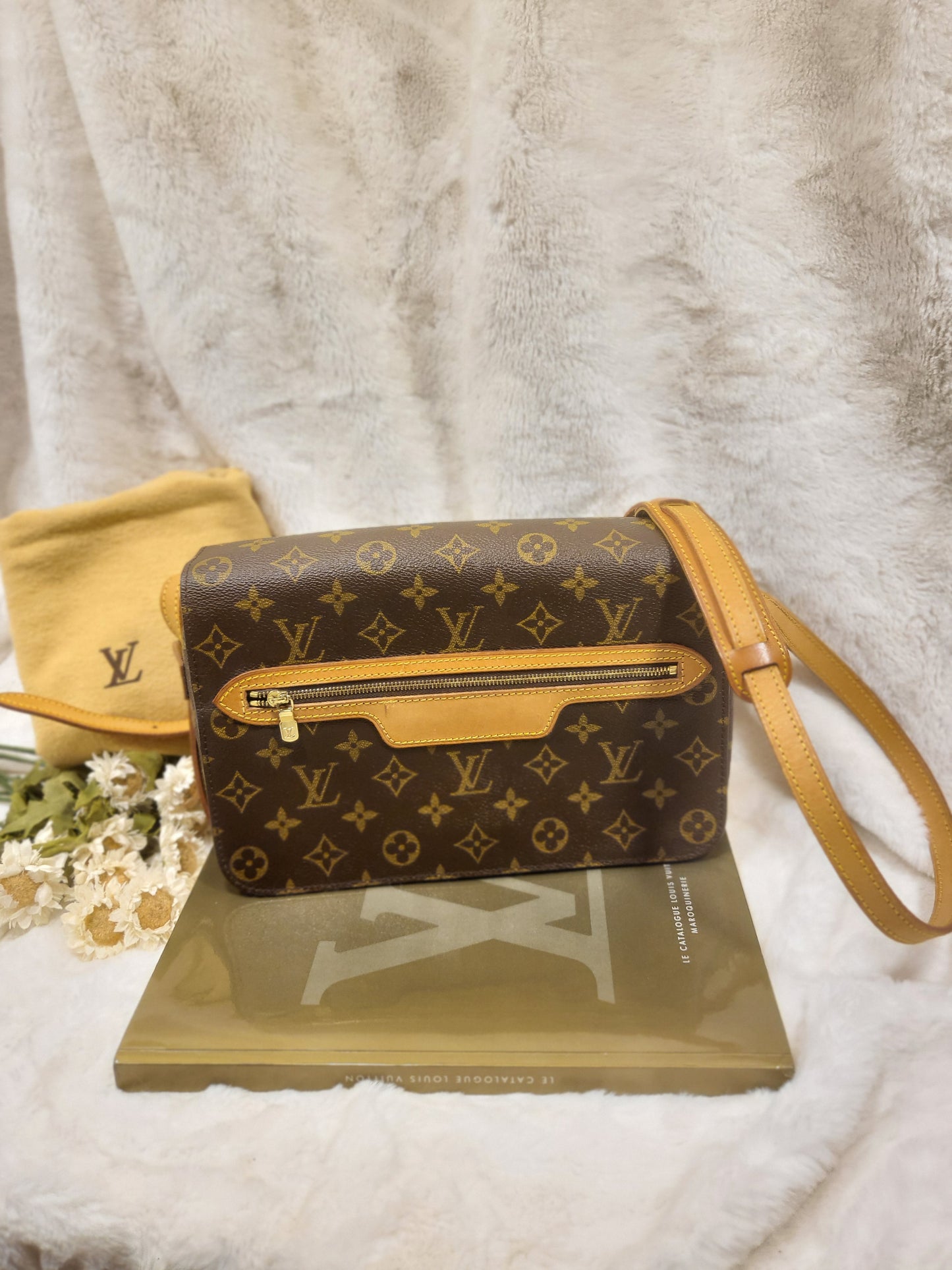 Authentic pre-owned Louis Vuitton Saint Germain 28 crossbody shoulder bag