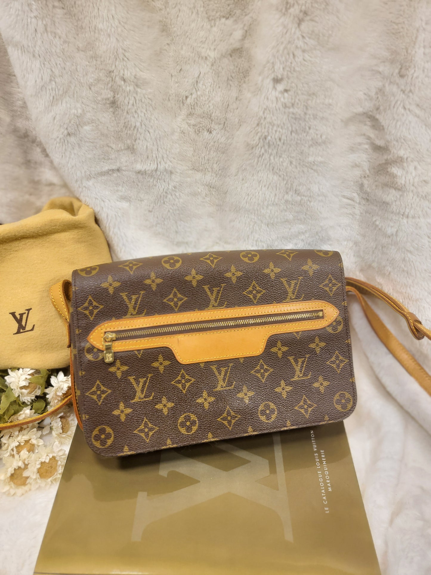 Authentic pre-owned Louis Vuitton Saint Germain 28 crossbody shoulder bag