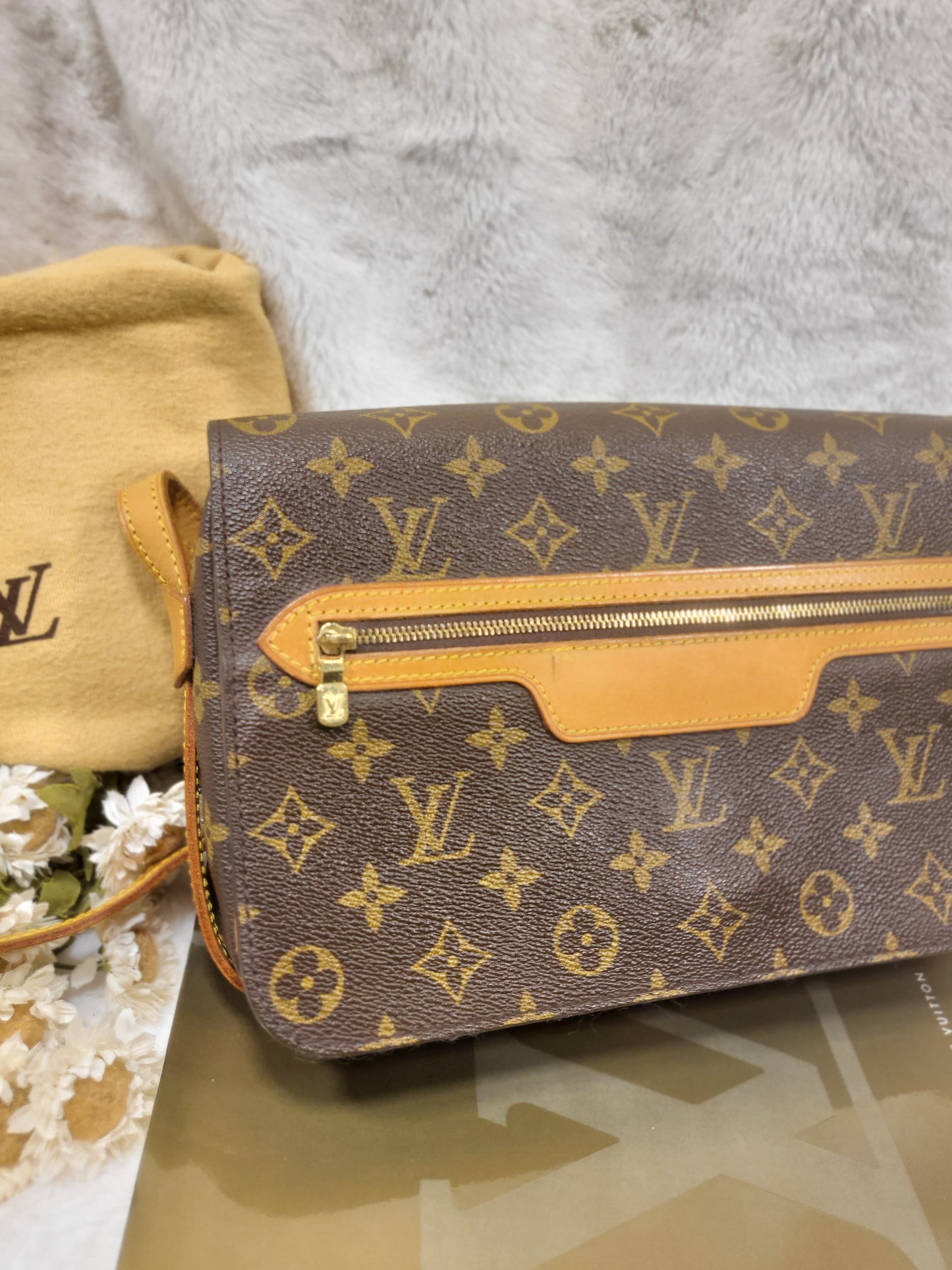 Authentic pre-owned Louis Vuitton Saint Germain 28 crossbody shoulder bag