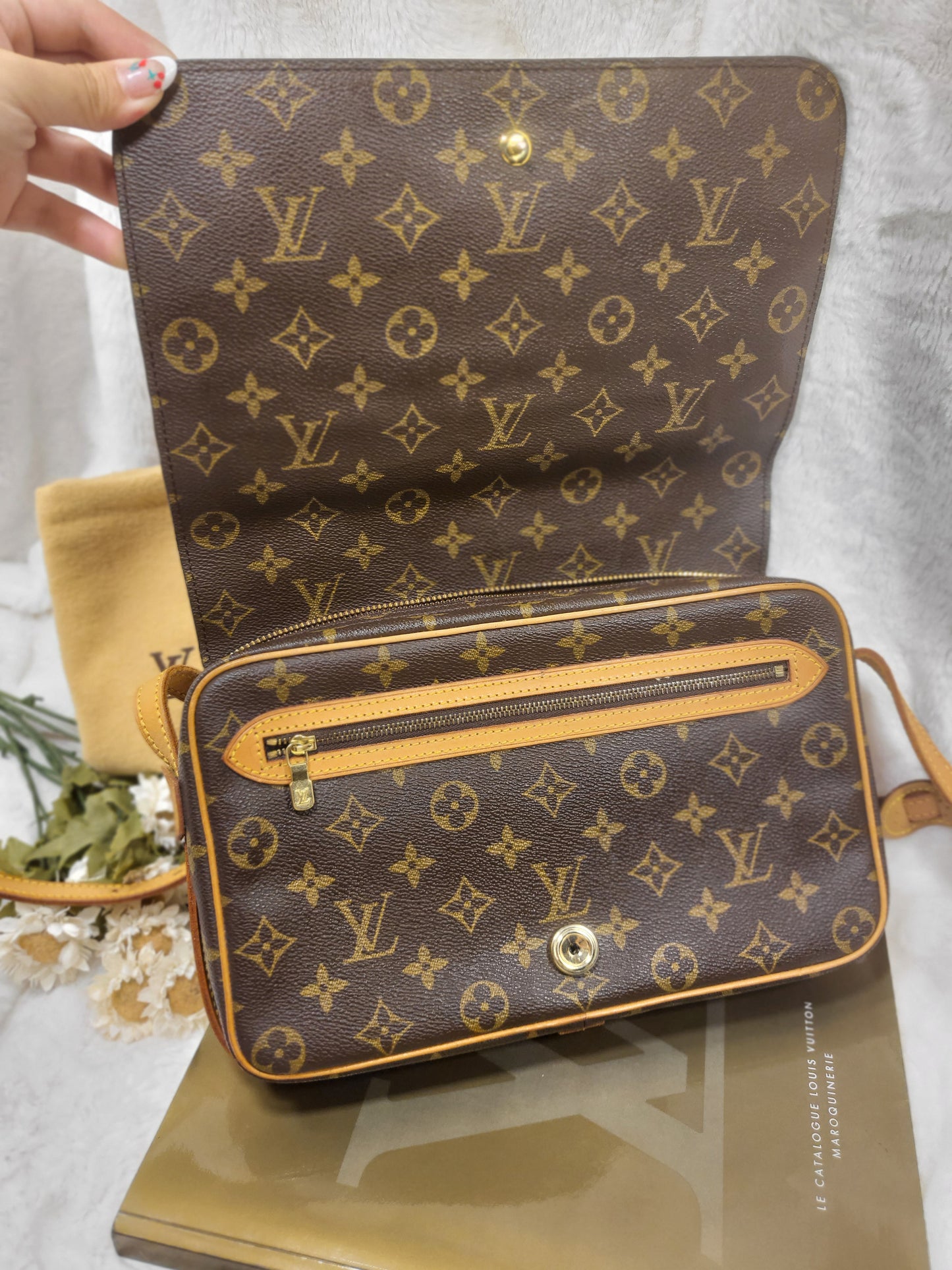 Authentic pre-owned Louis Vuitton Saint Germain 28 crossbody shoulder bag