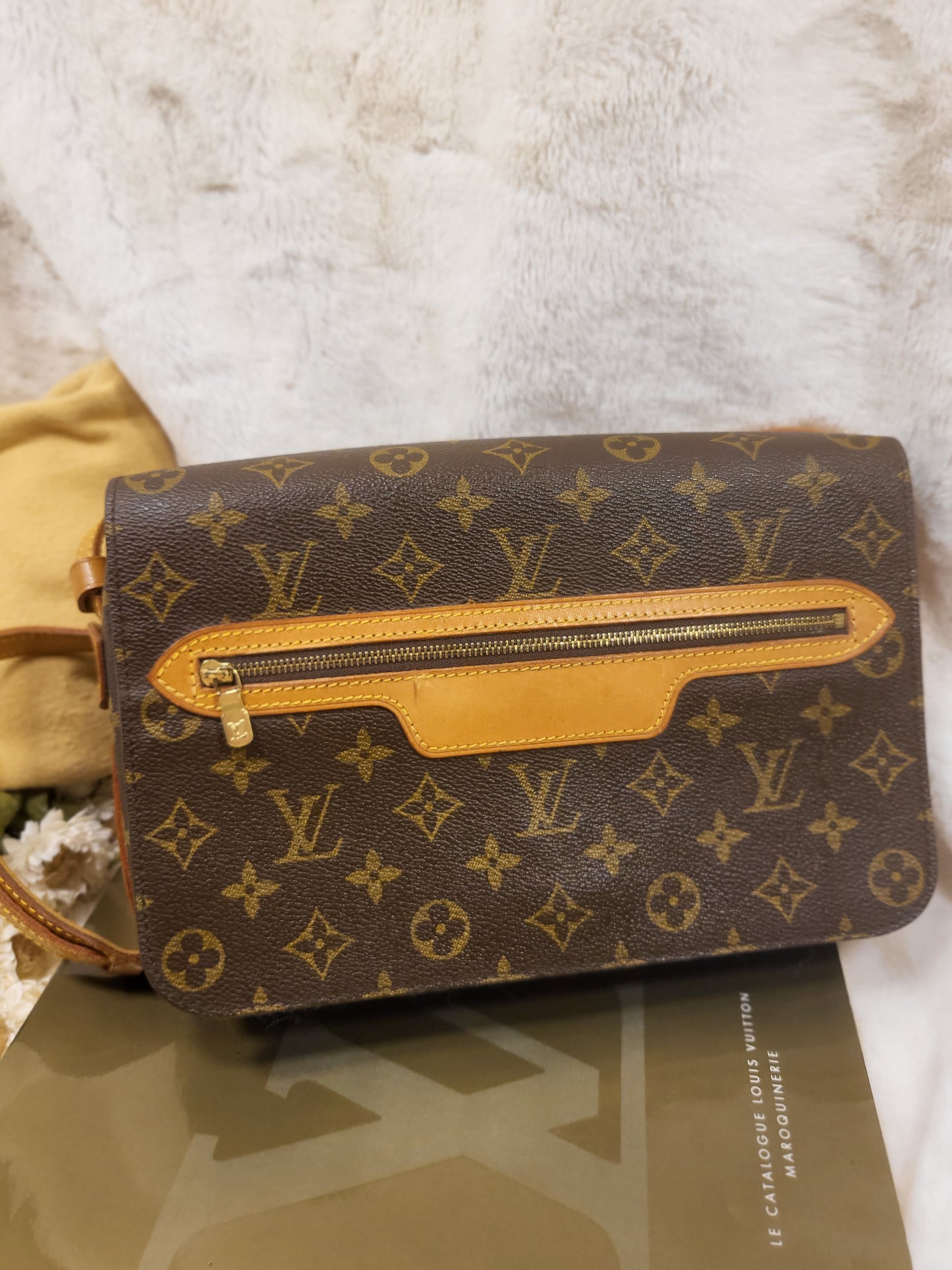 Authentic pre-owned Louis Vuitton Saint Germain 28 crossbody shoulder bag