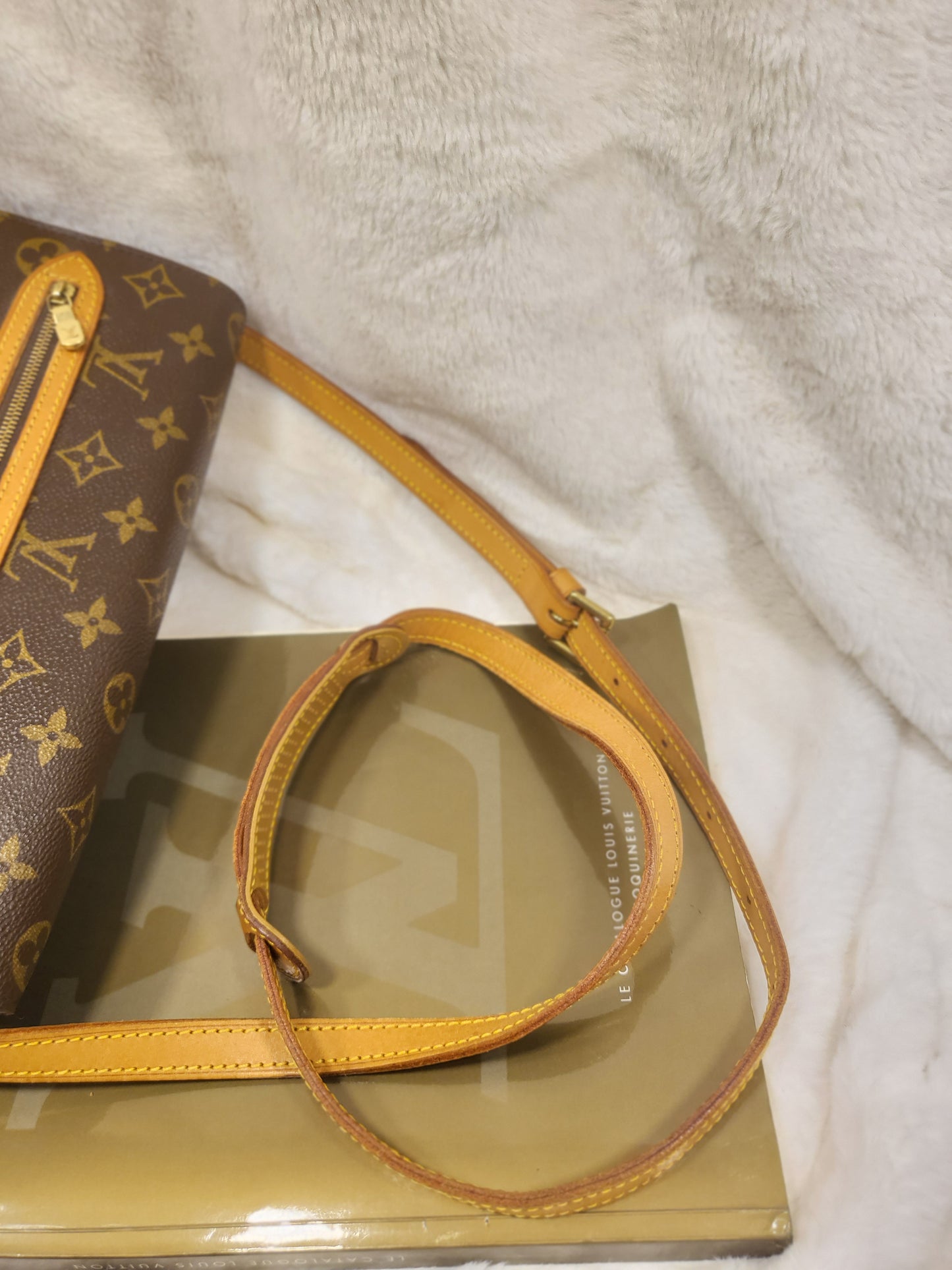 Authentic pre-owned Louis Vuitton Saint Germain 28 crossbody shoulder bag